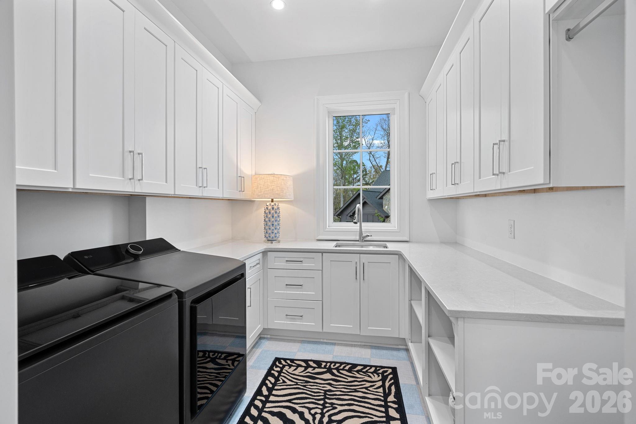 5907 Kiowa Road — Clover