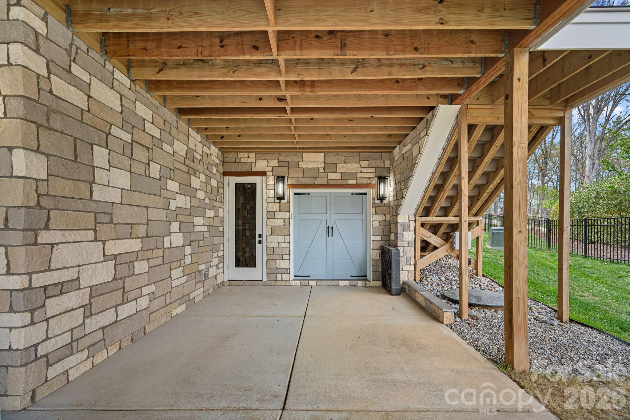 5907 Kiowa Road — Clover
