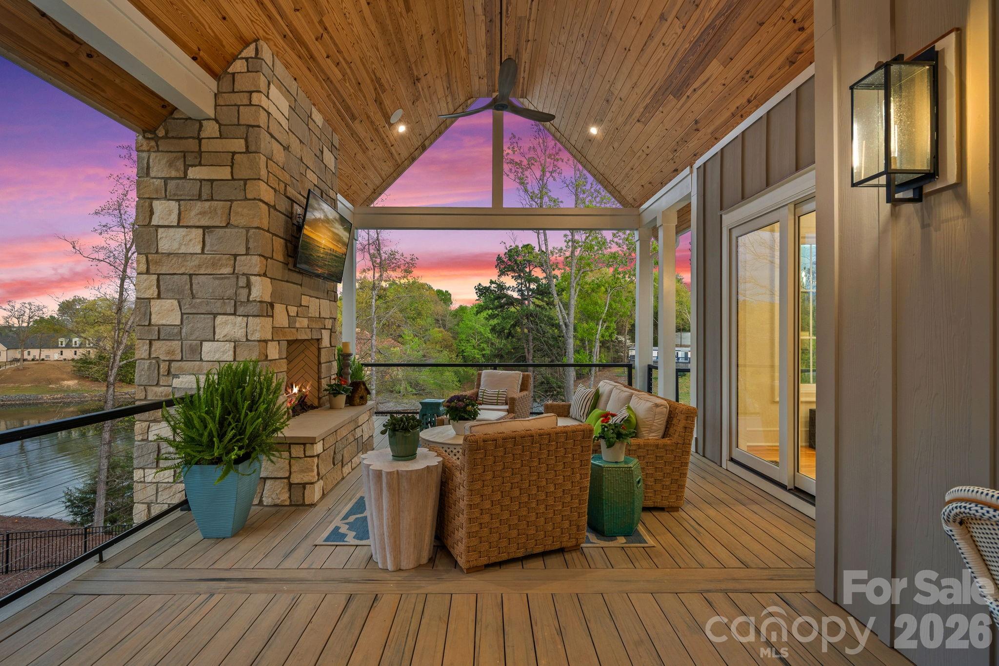 5907 Kiowa Road — Clover