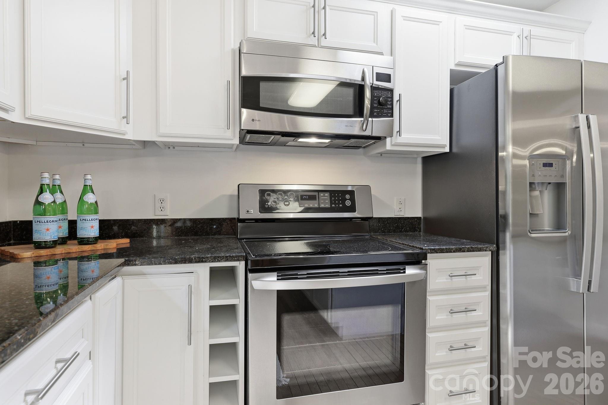 306 Woodview Court — Fletcher