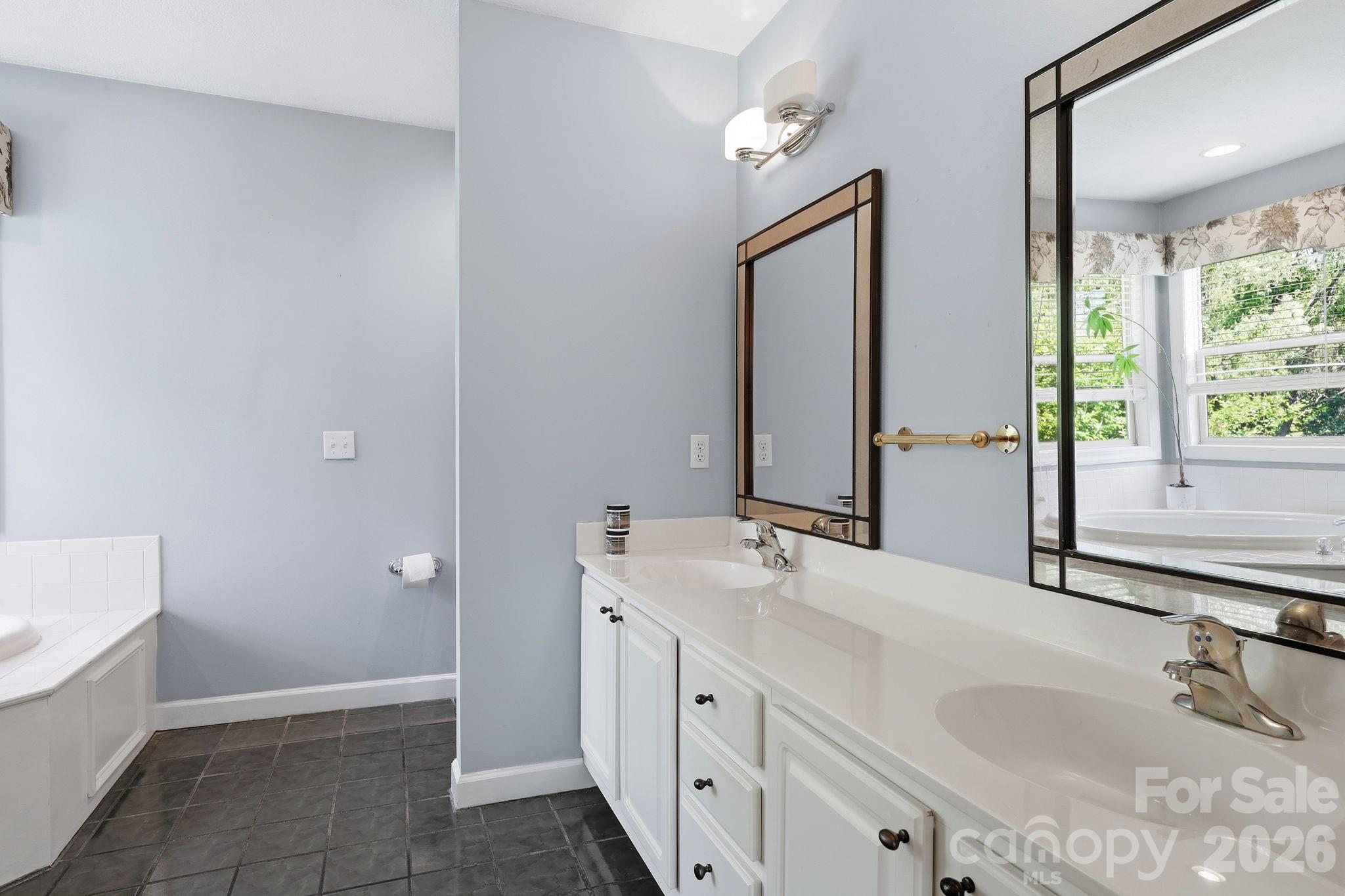 306 Woodview Court — Fletcher
