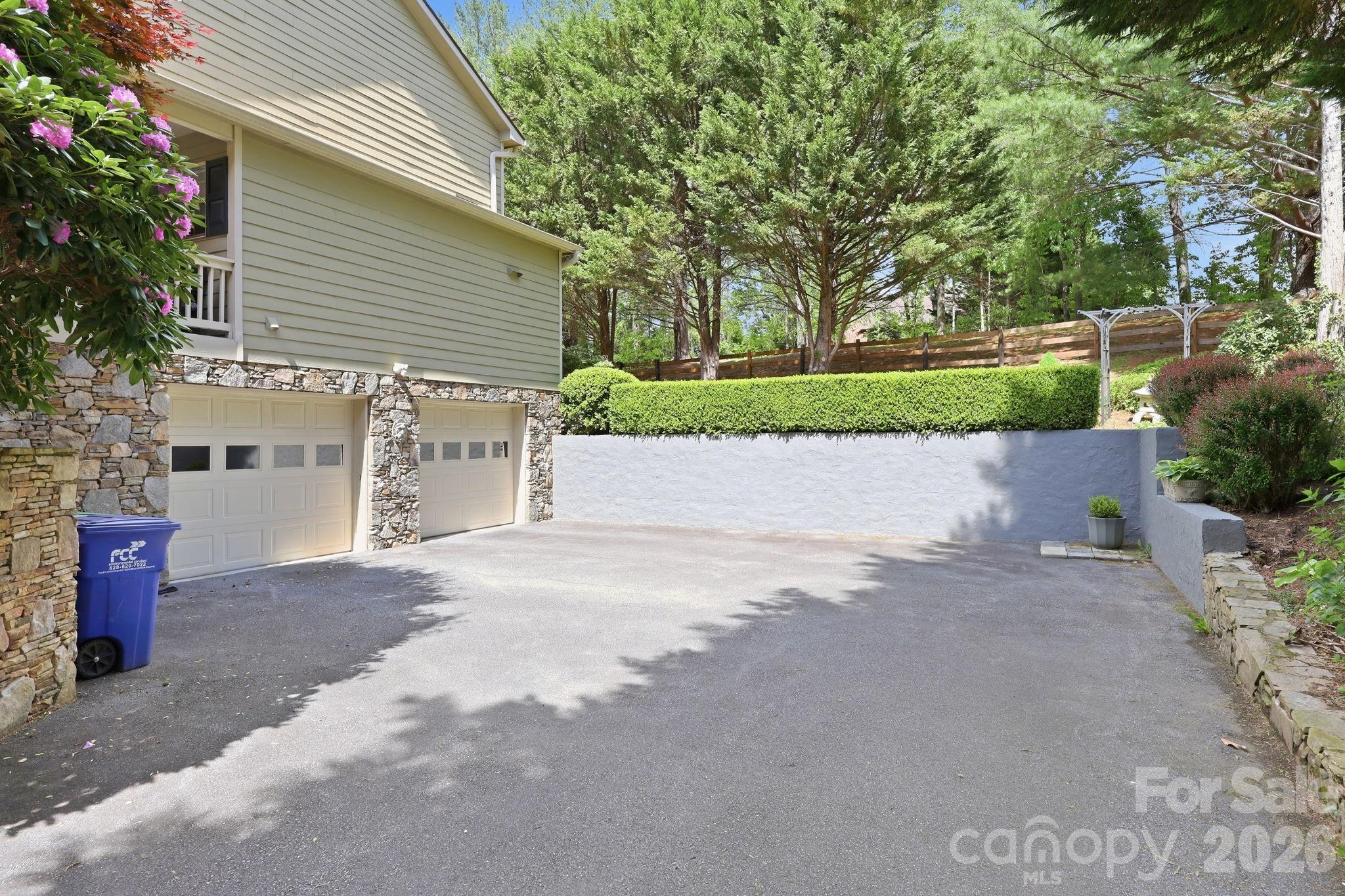 306 Woodview Court — Fletcher