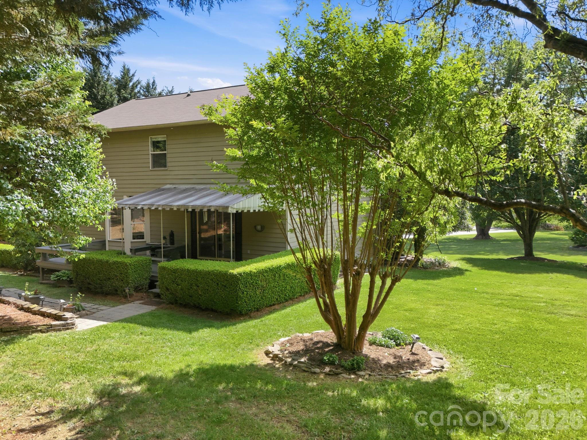 306 Woodview Court — Fletcher