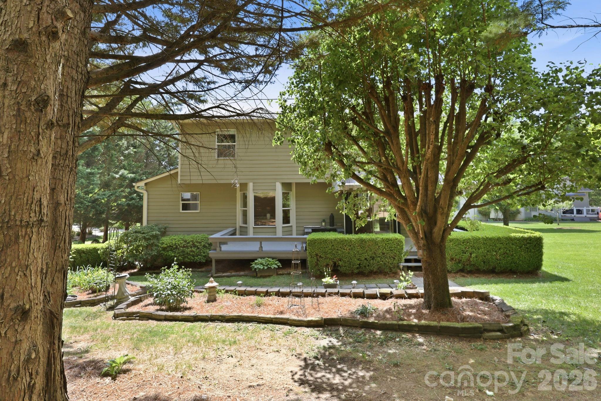 306 Woodview Court — Fletcher
