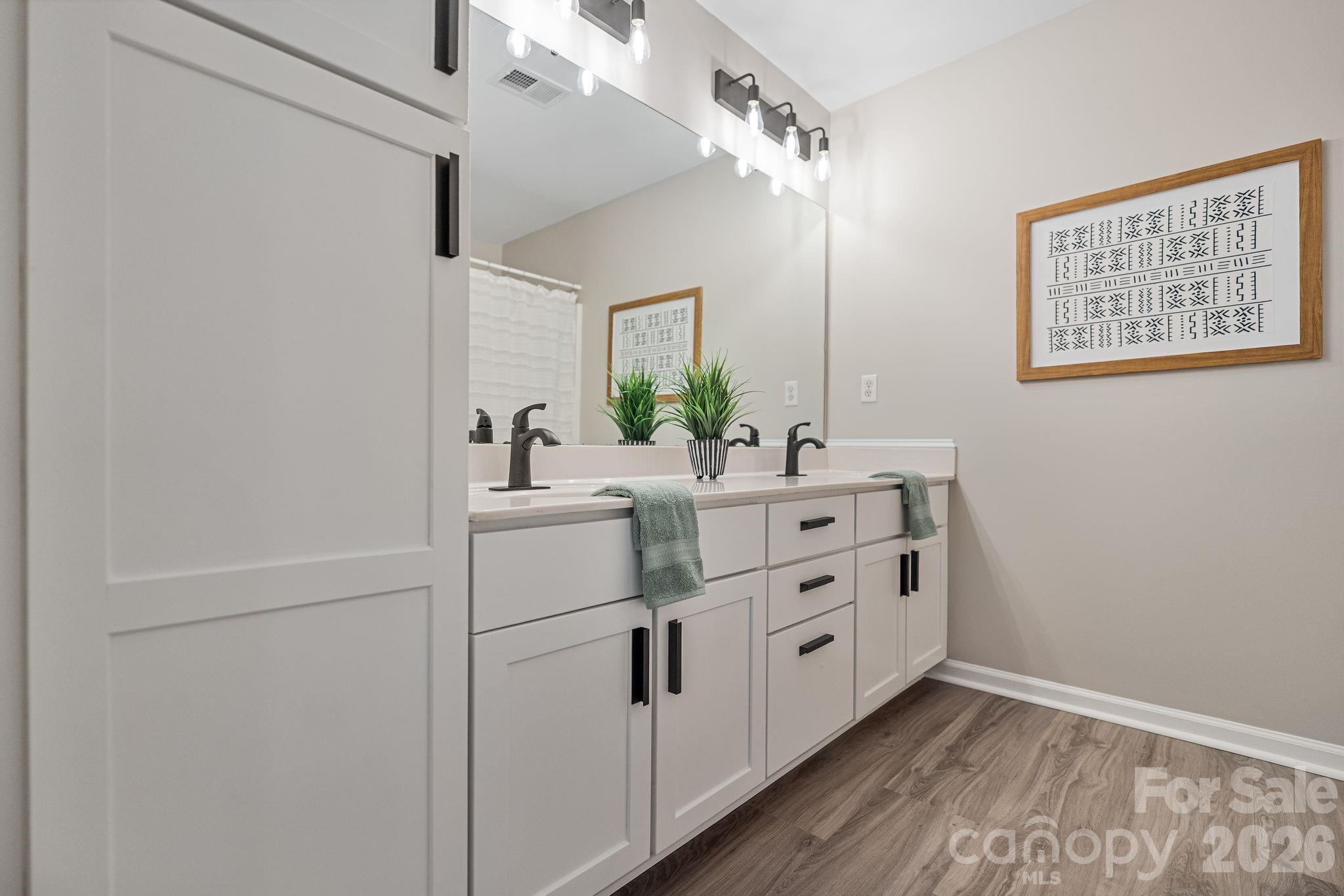 3566 Warp Street — Charlotte