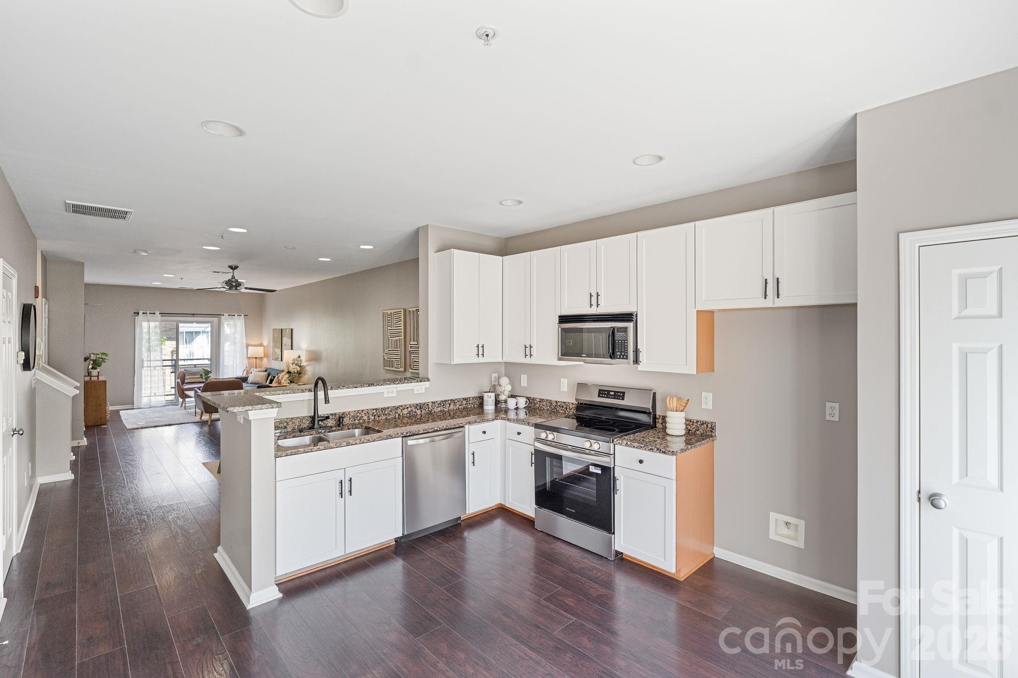 3566 Warp Street — Charlotte