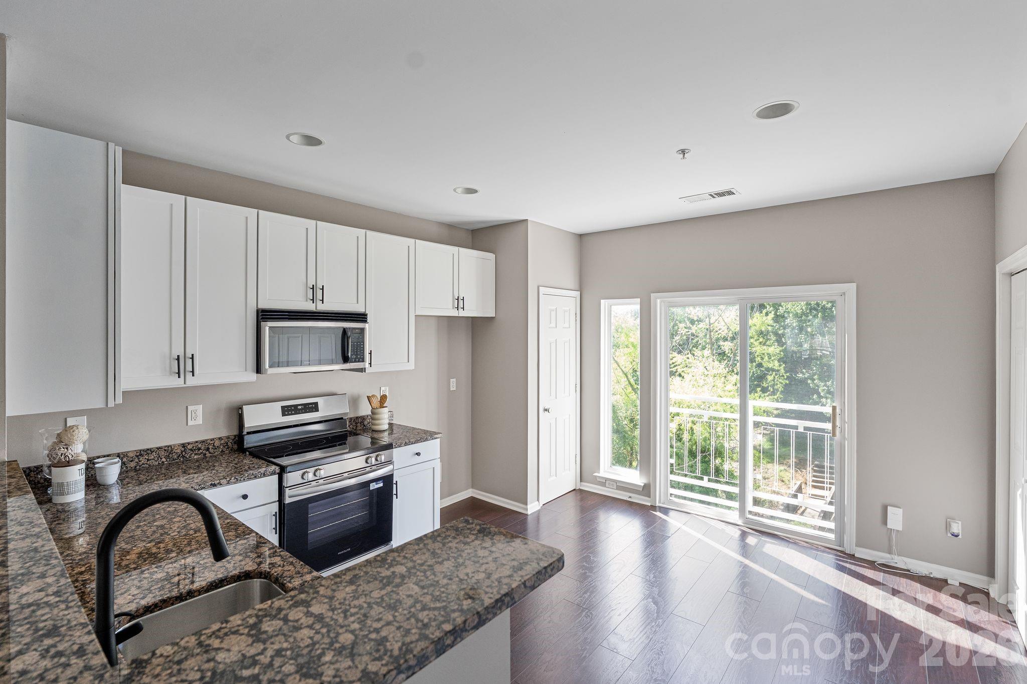 3566 Warp Street — Charlotte