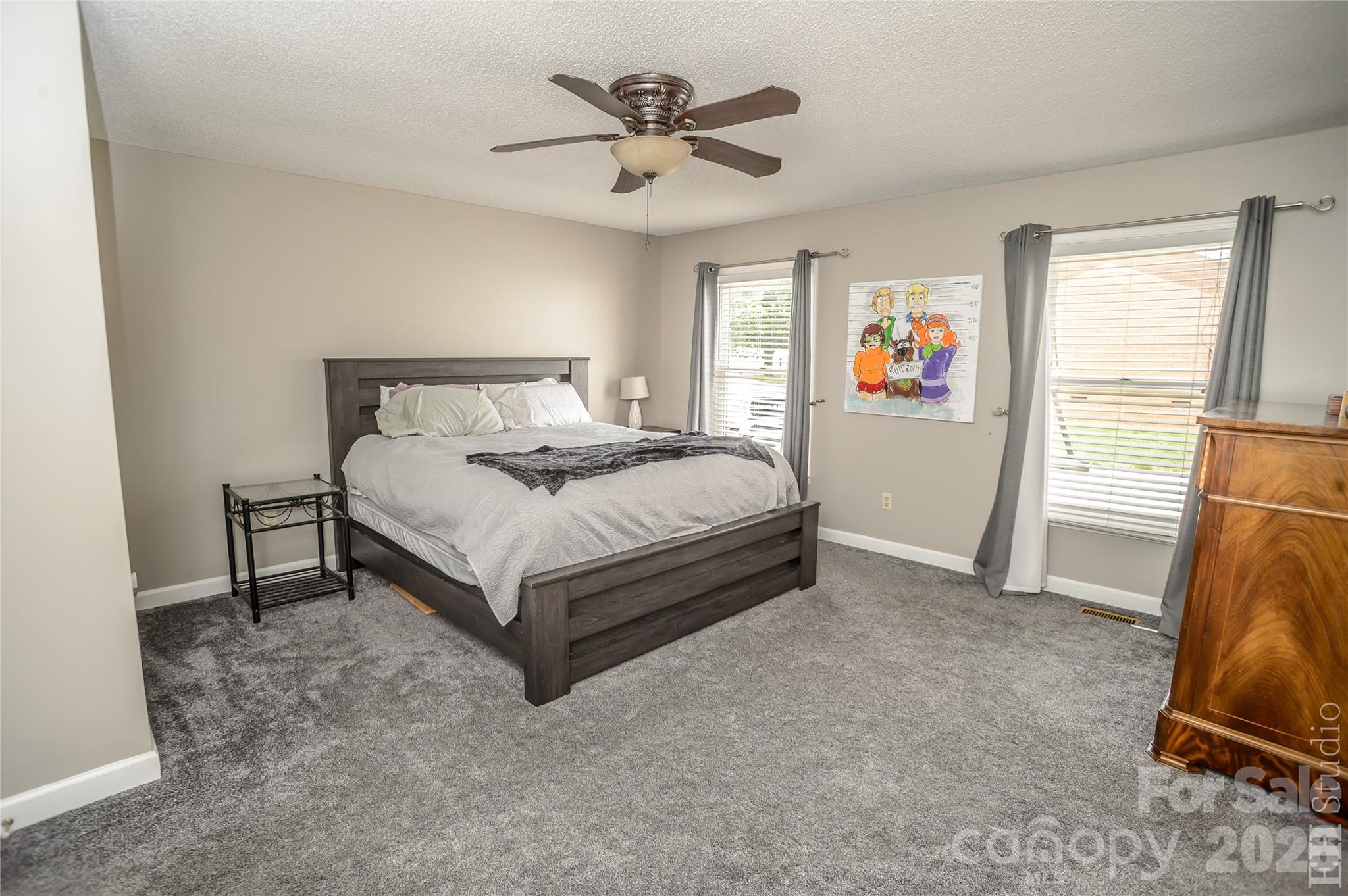 5146 Olde School Drive — Hickory