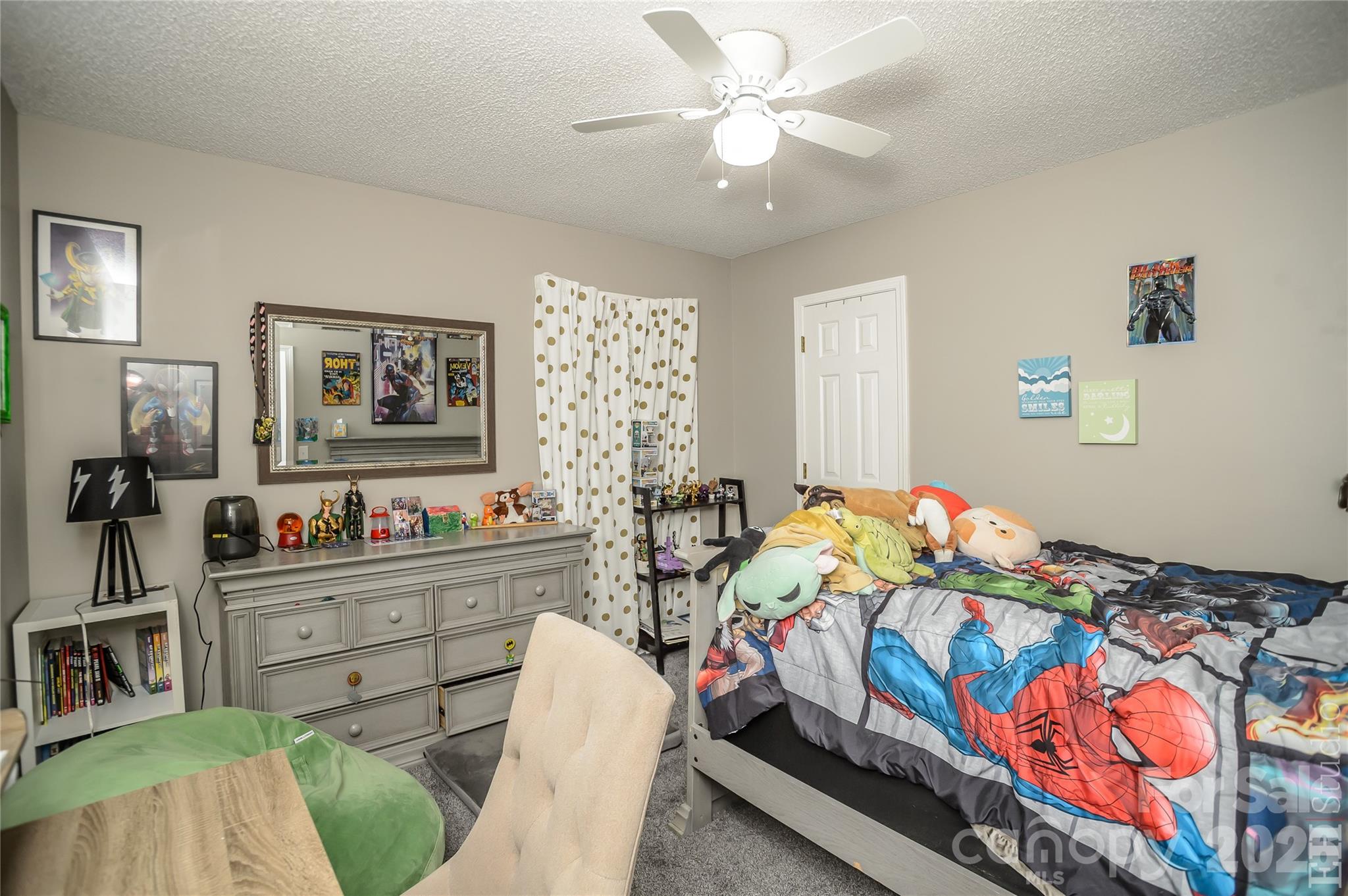 5146 Olde School Drive — Hickory
