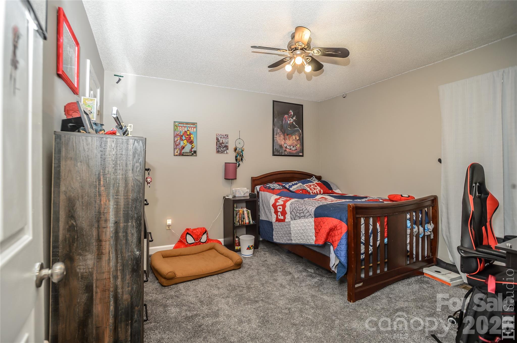 5146 Olde School Drive — Hickory