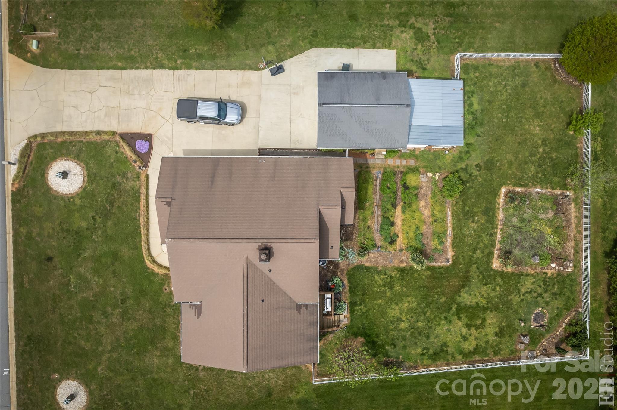 5146 Olde School Drive — Hickory