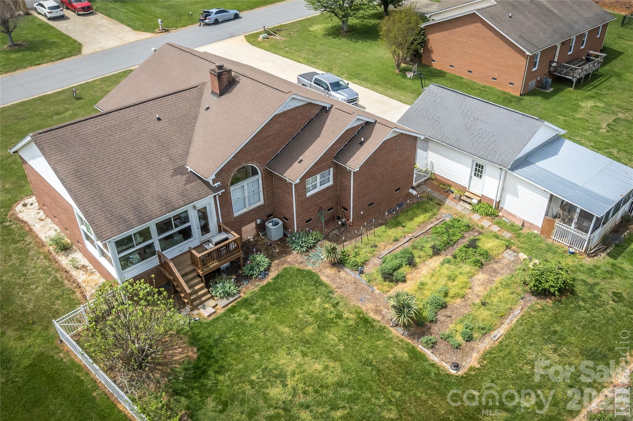 5146 Olde School Drive — Hickory