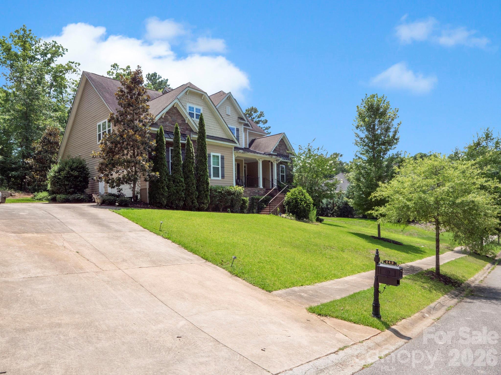242 Wren Creek Circle — Blythewood