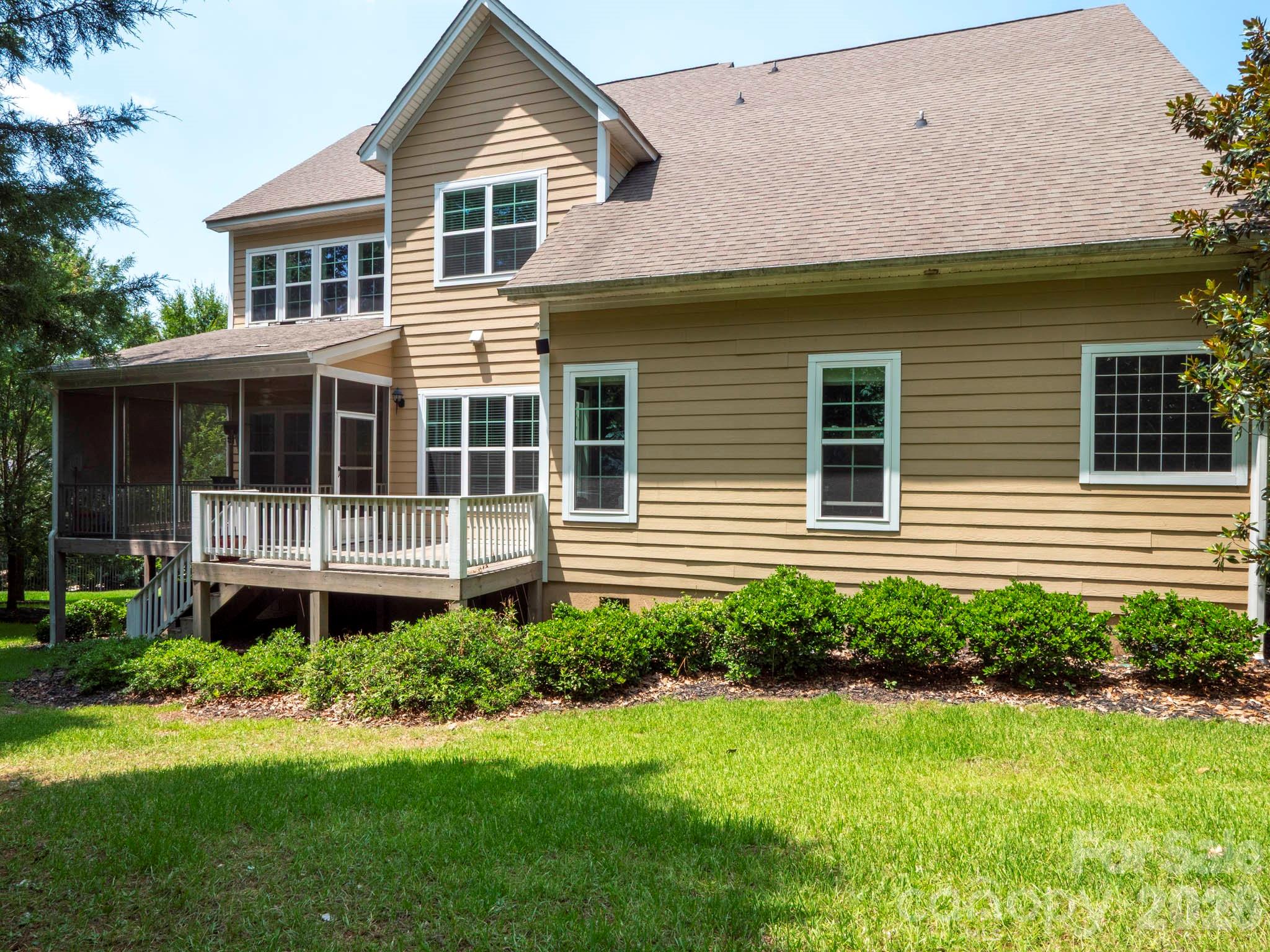242 Wren Creek Circle — Blythewood