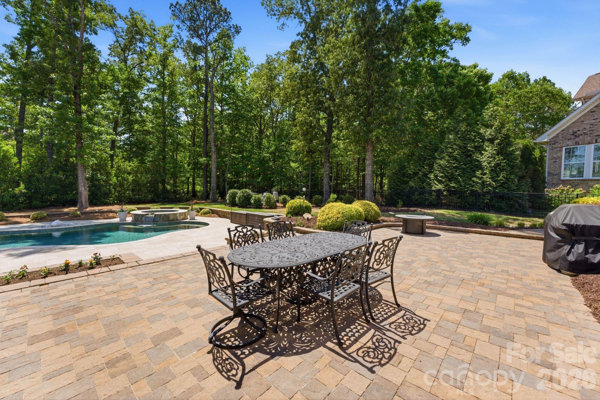 1414 Smoketree Court — Waxhaw
