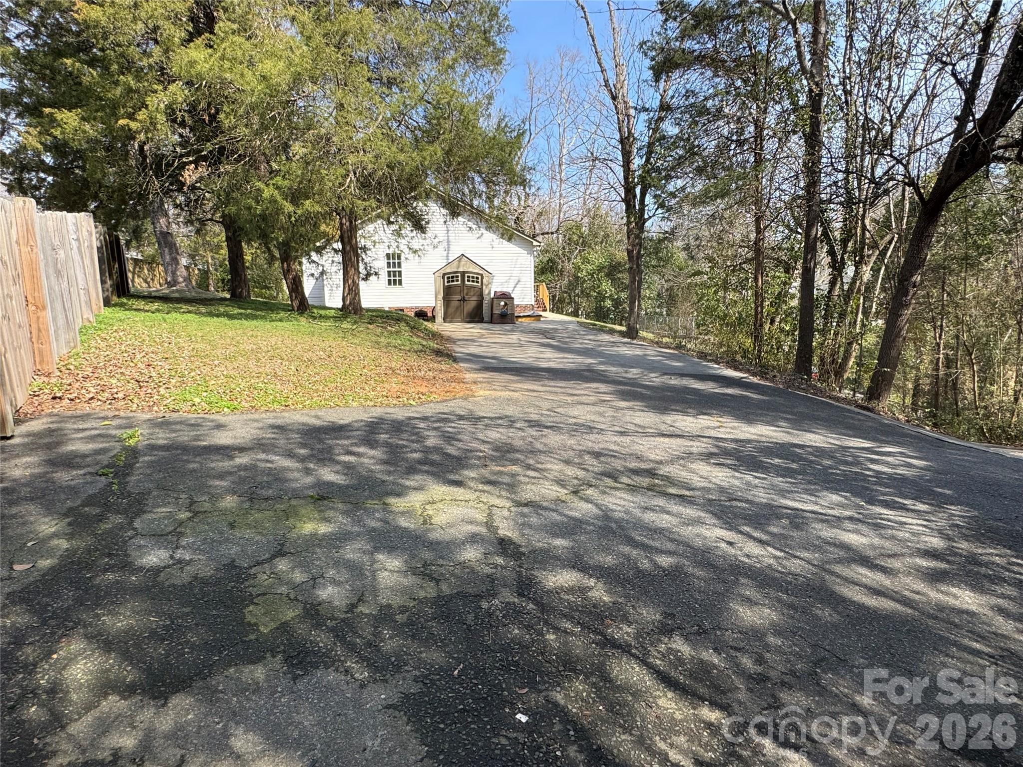 345 Dellwood Court SE — Concord