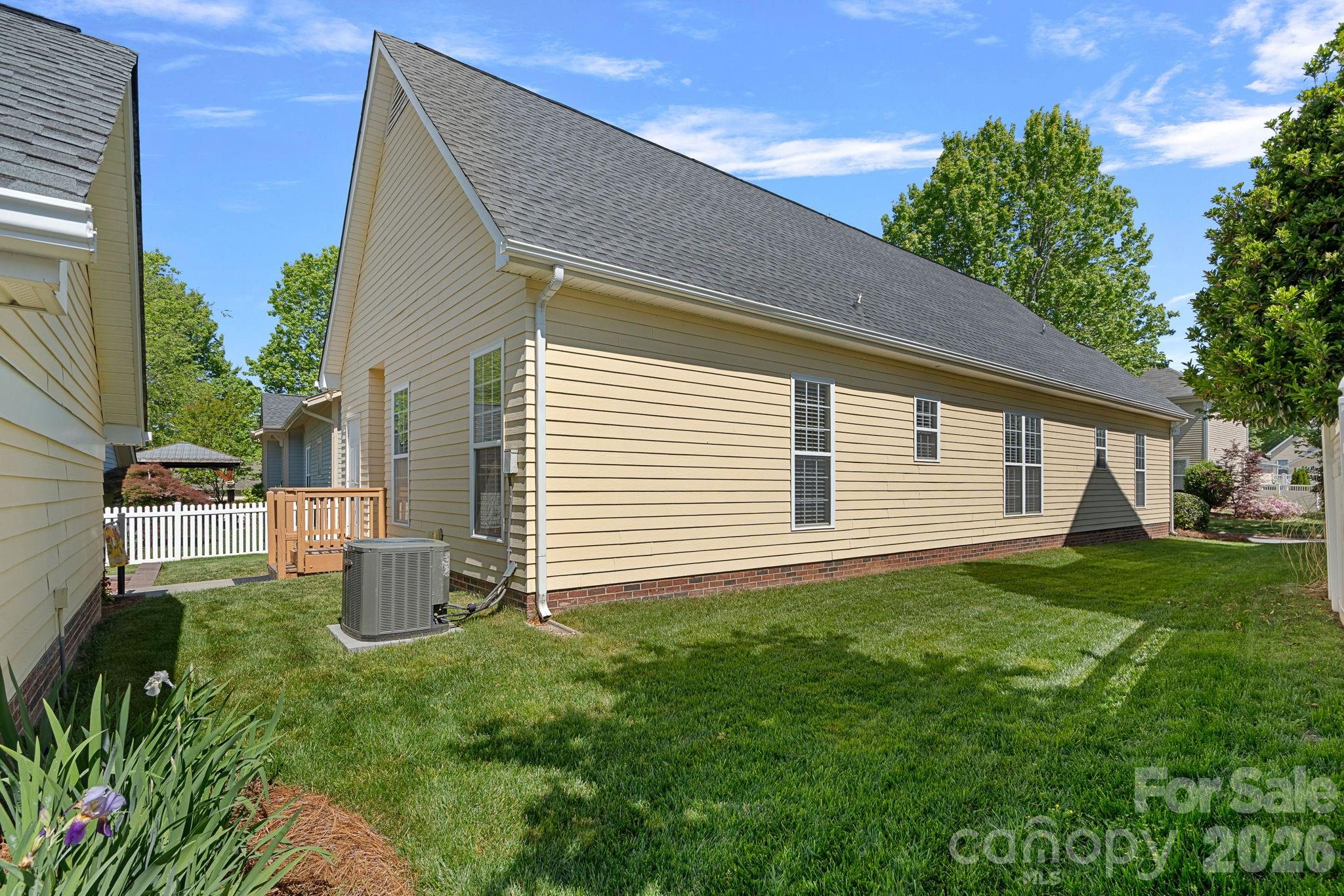 16506 Spruell Street — Huntersville