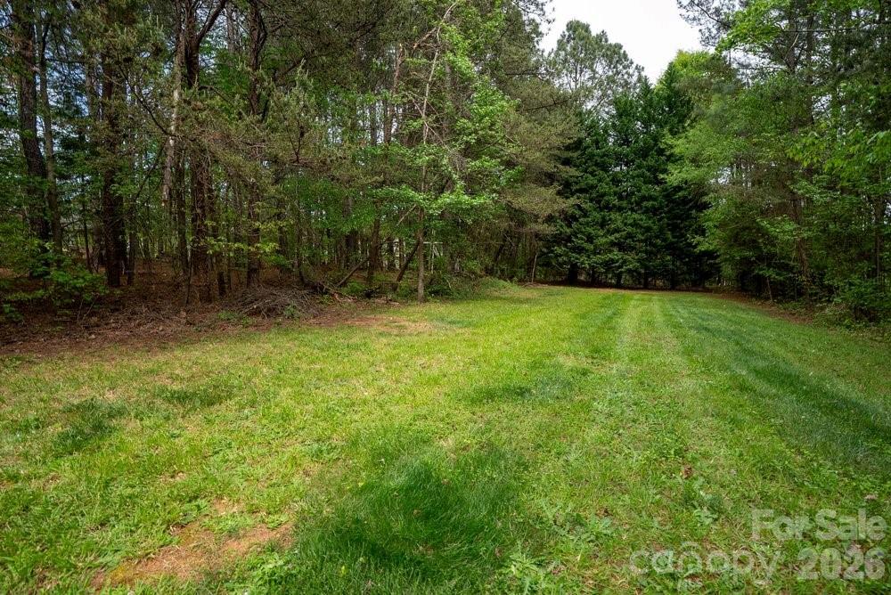 147 Honeysuckle Creek Loop — Mooresville