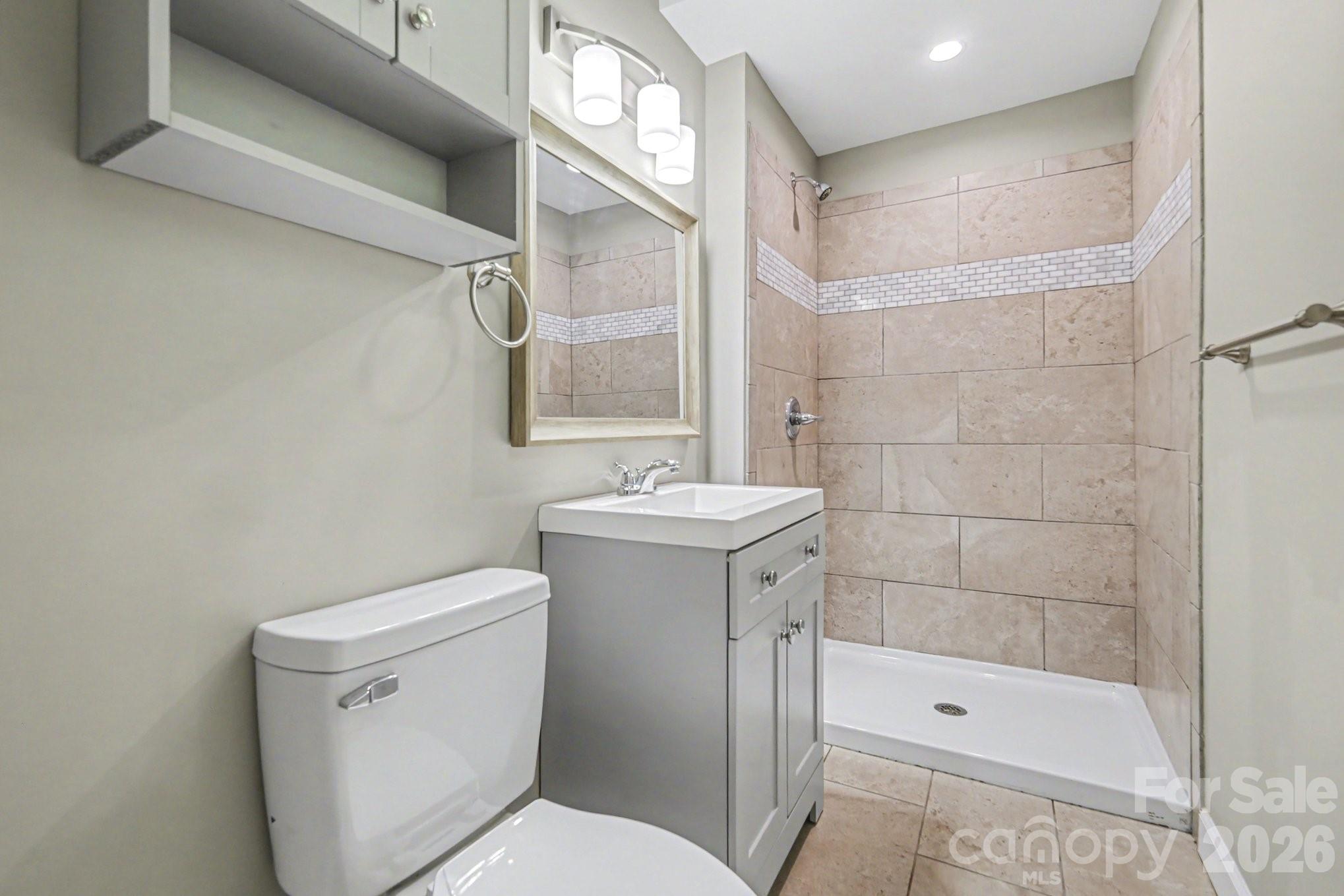 2330 18th Street NE — Hickory