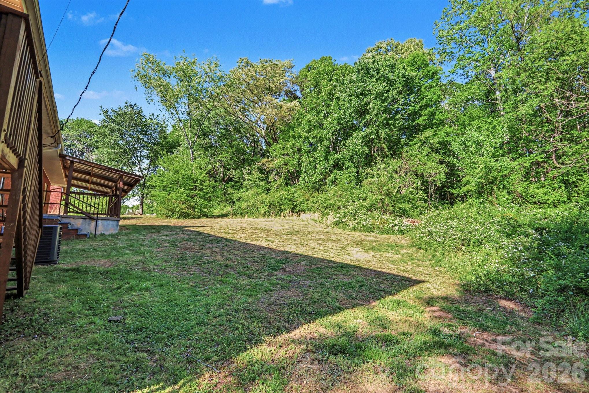 2330 18th Street NE — Hickory
