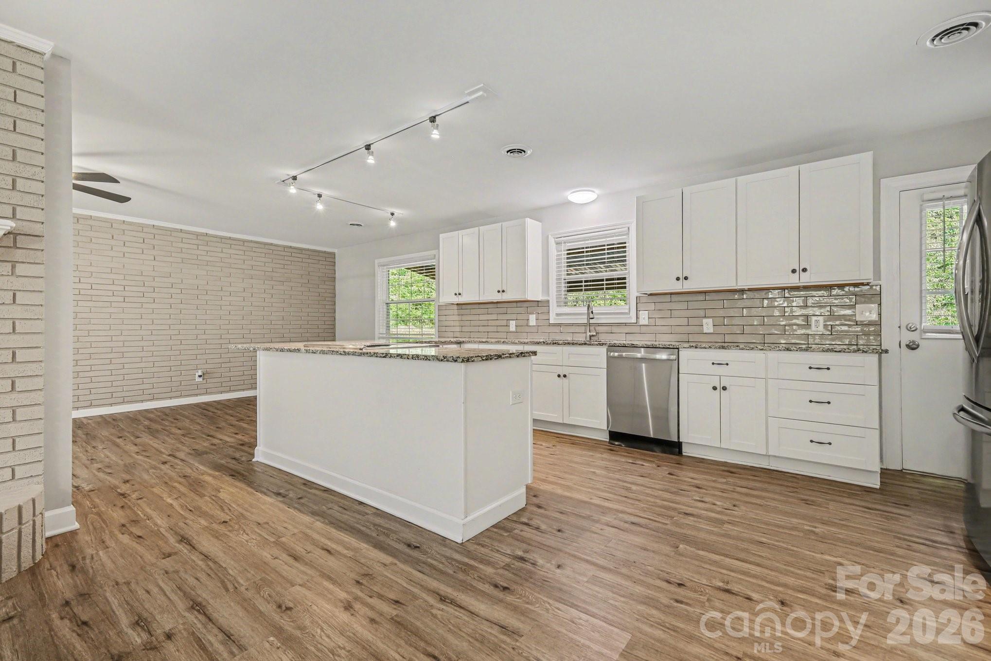 2330 18th Street NE — Hickory