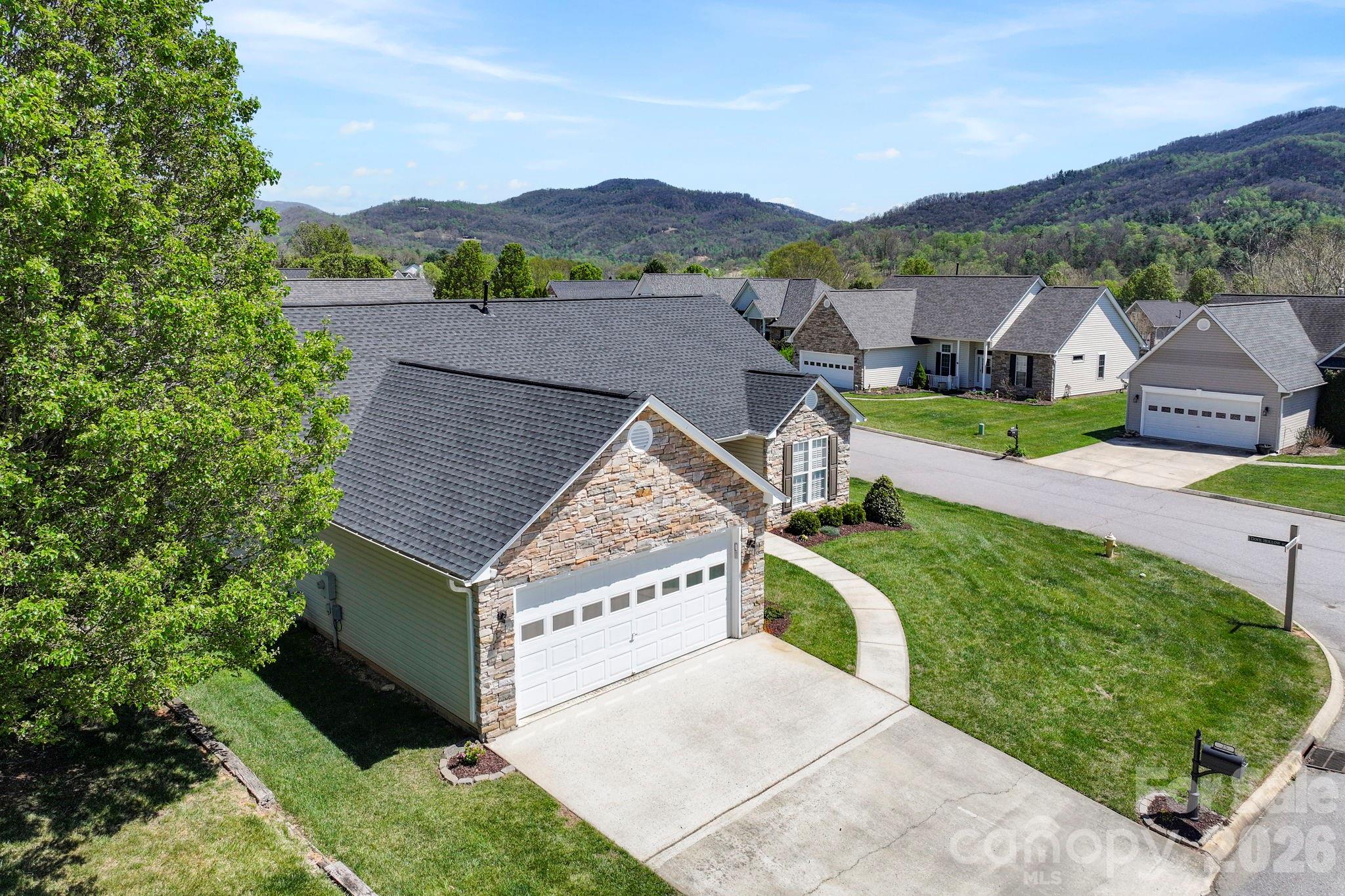 25 Livingston Farm Road — Fletcher