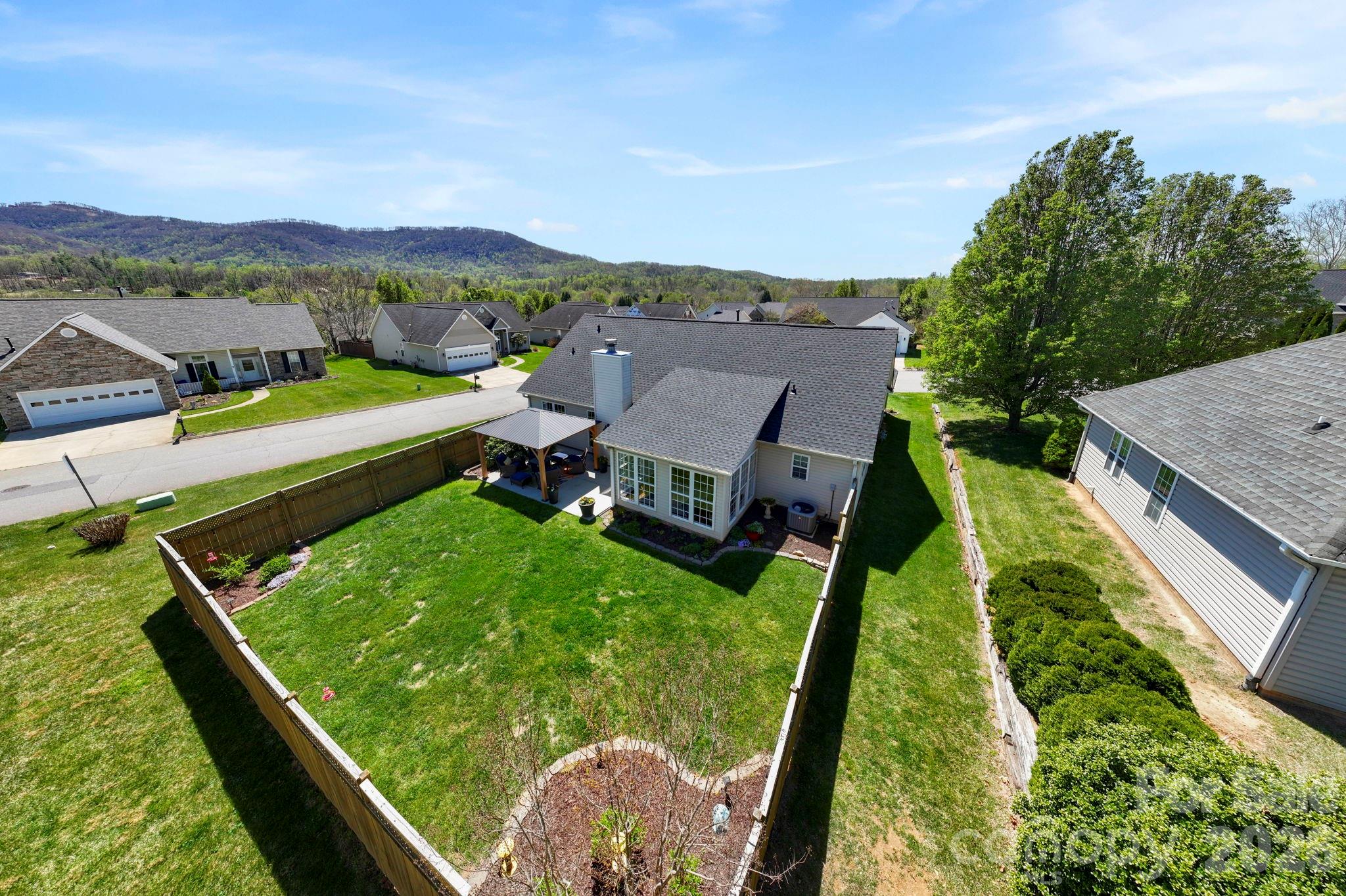25 Livingston Farm Road — Fletcher