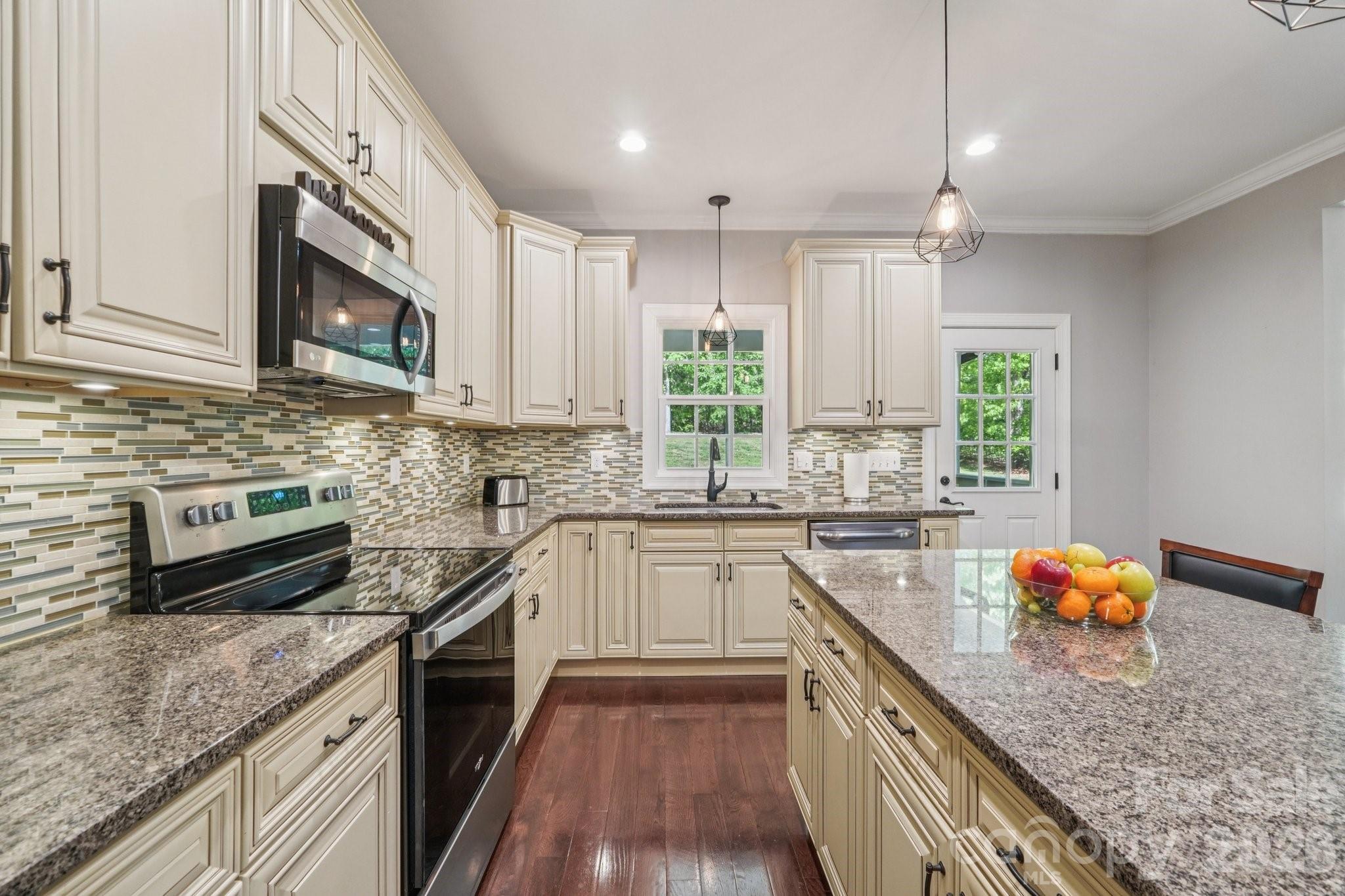143 Fremont Loop — Mooresville