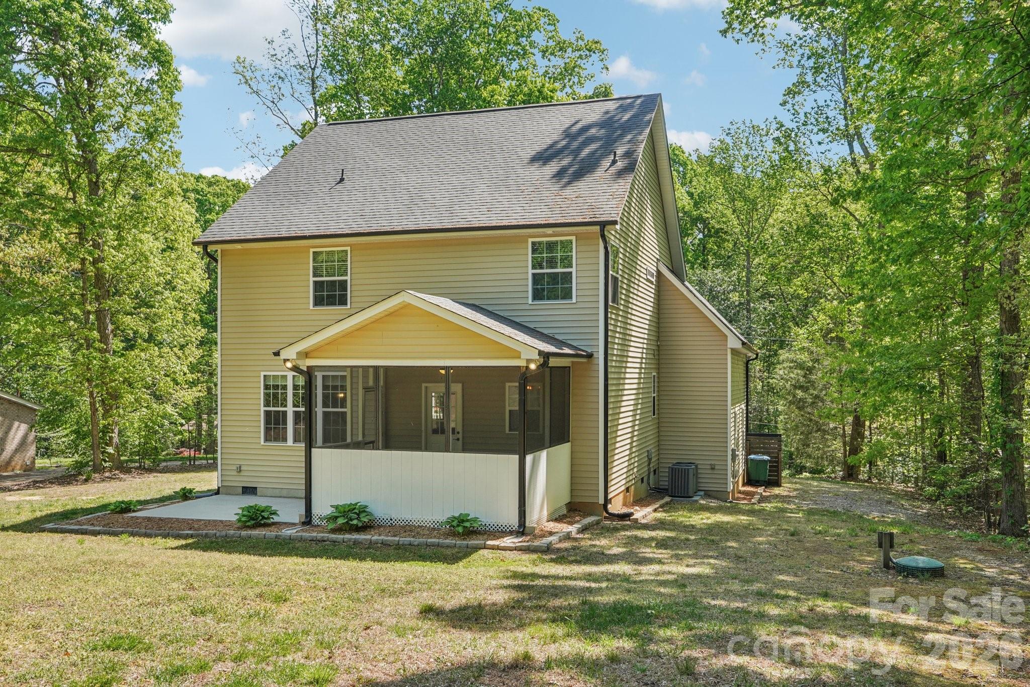 143 Fremont Loop — Mooresville