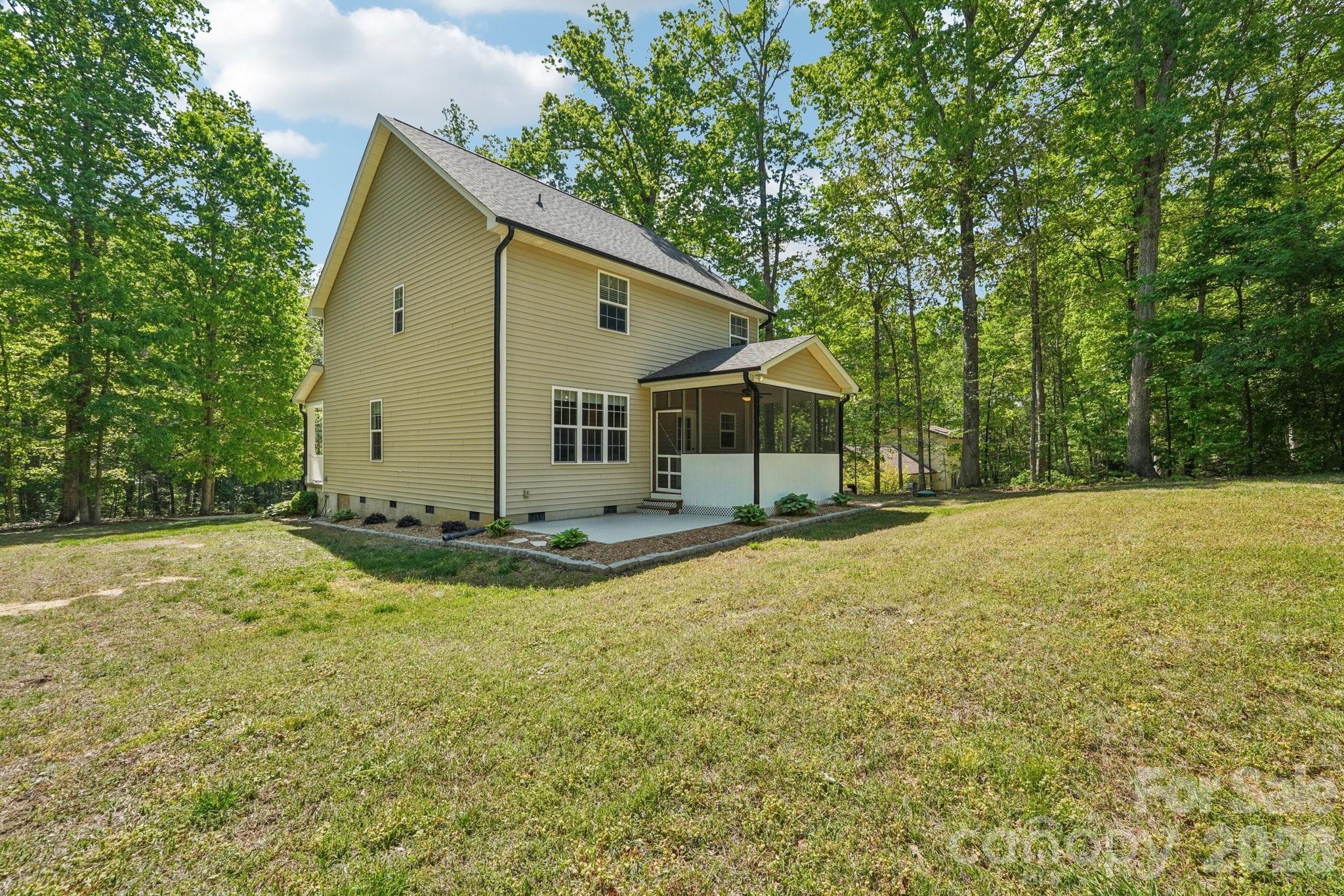 143 Fremont Loop — Mooresville