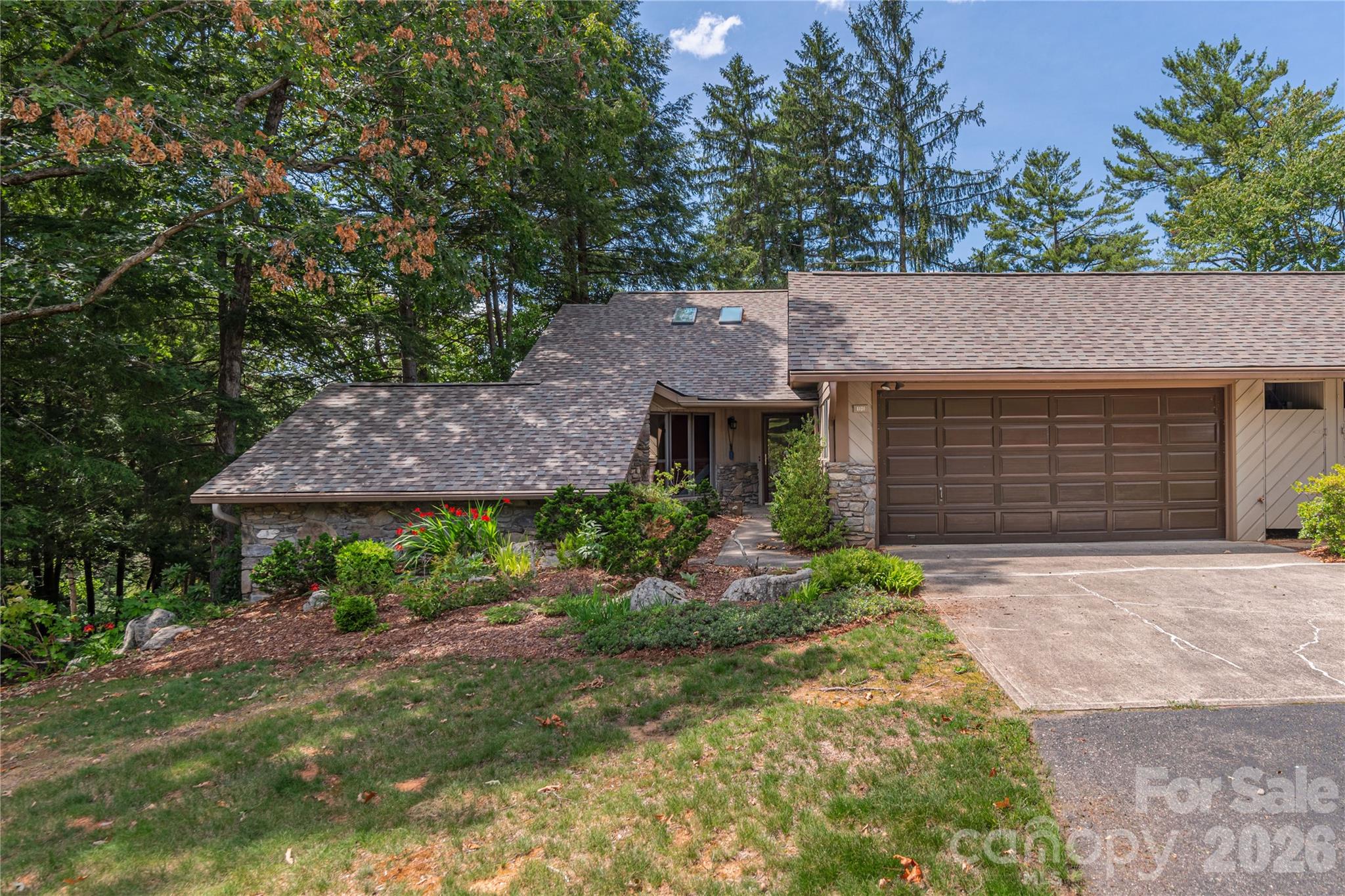1101 Timber Trail — Asheville
