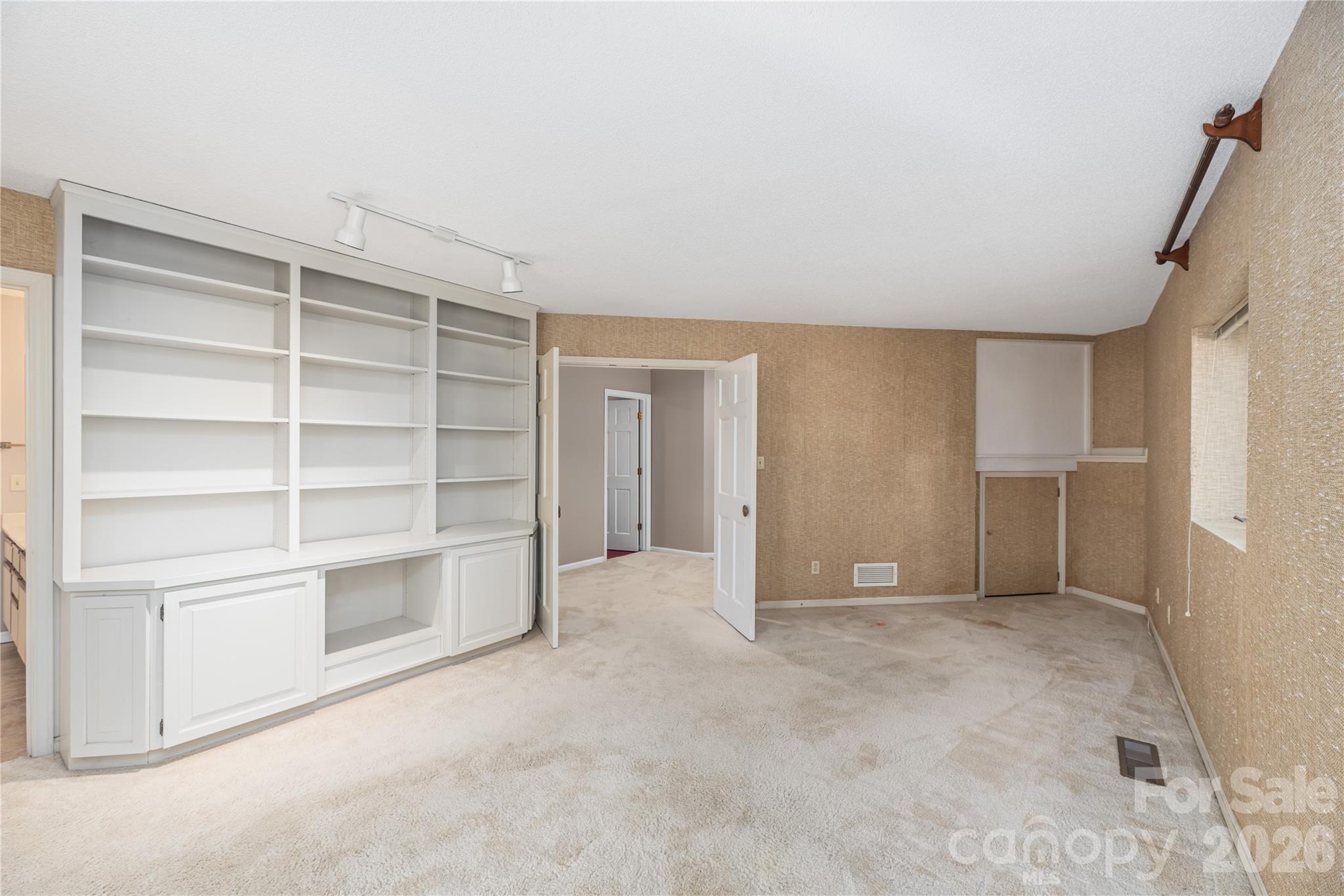 1101 Timber Trail — Asheville