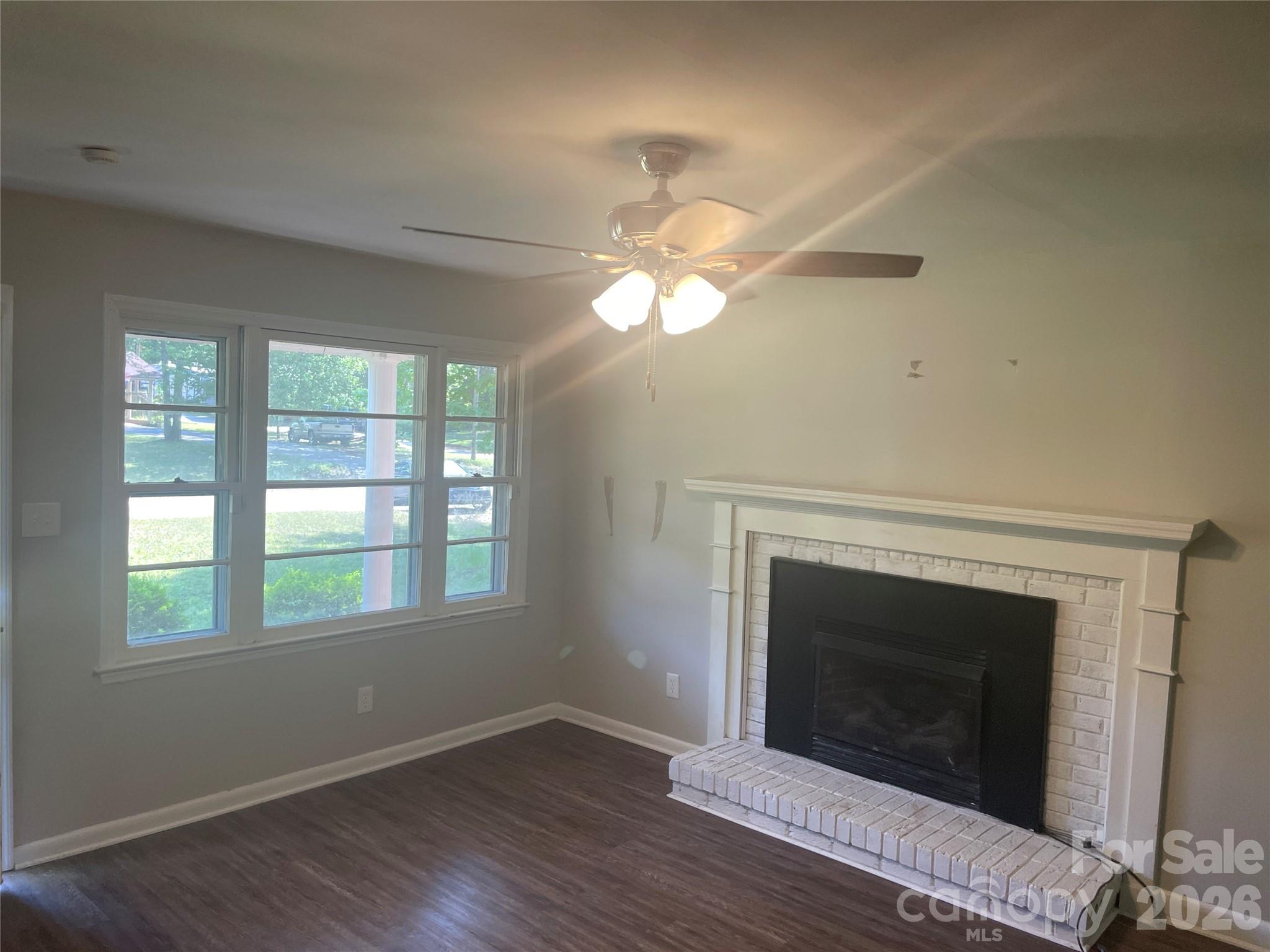 2801 Lyndell Way — Lancaster