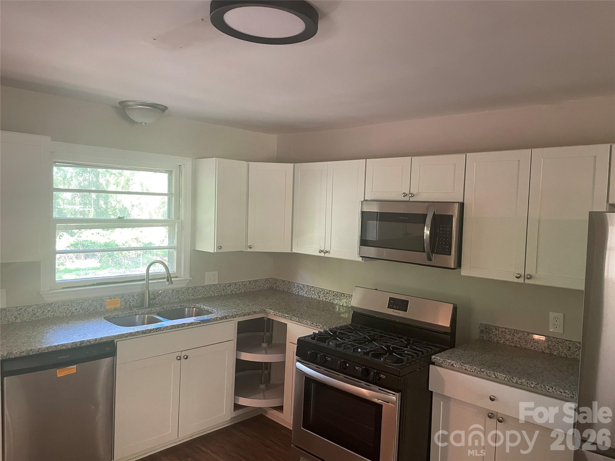 2801 Lyndell Way — Lancaster
