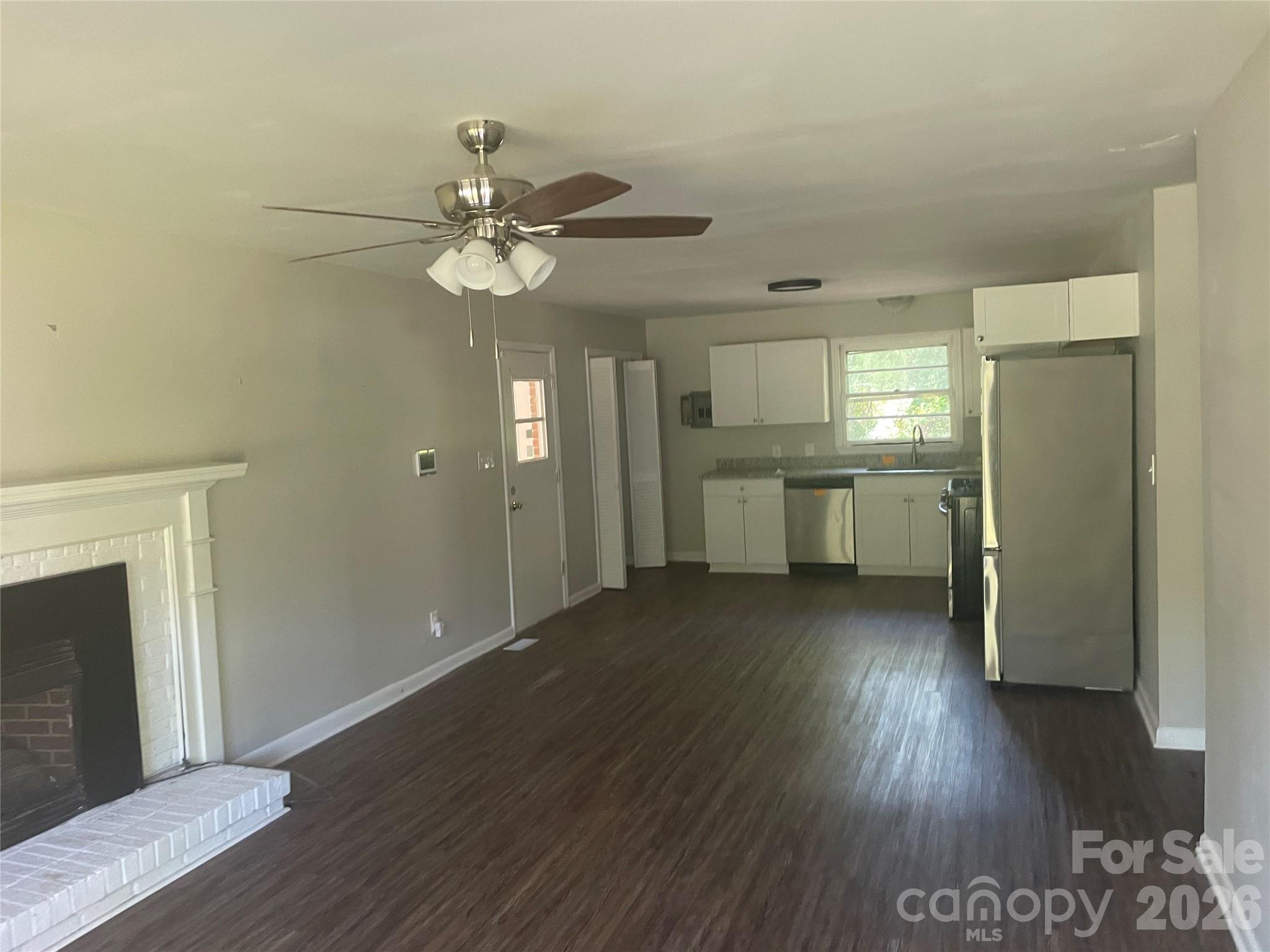 2801 Lyndell Way — Lancaster
