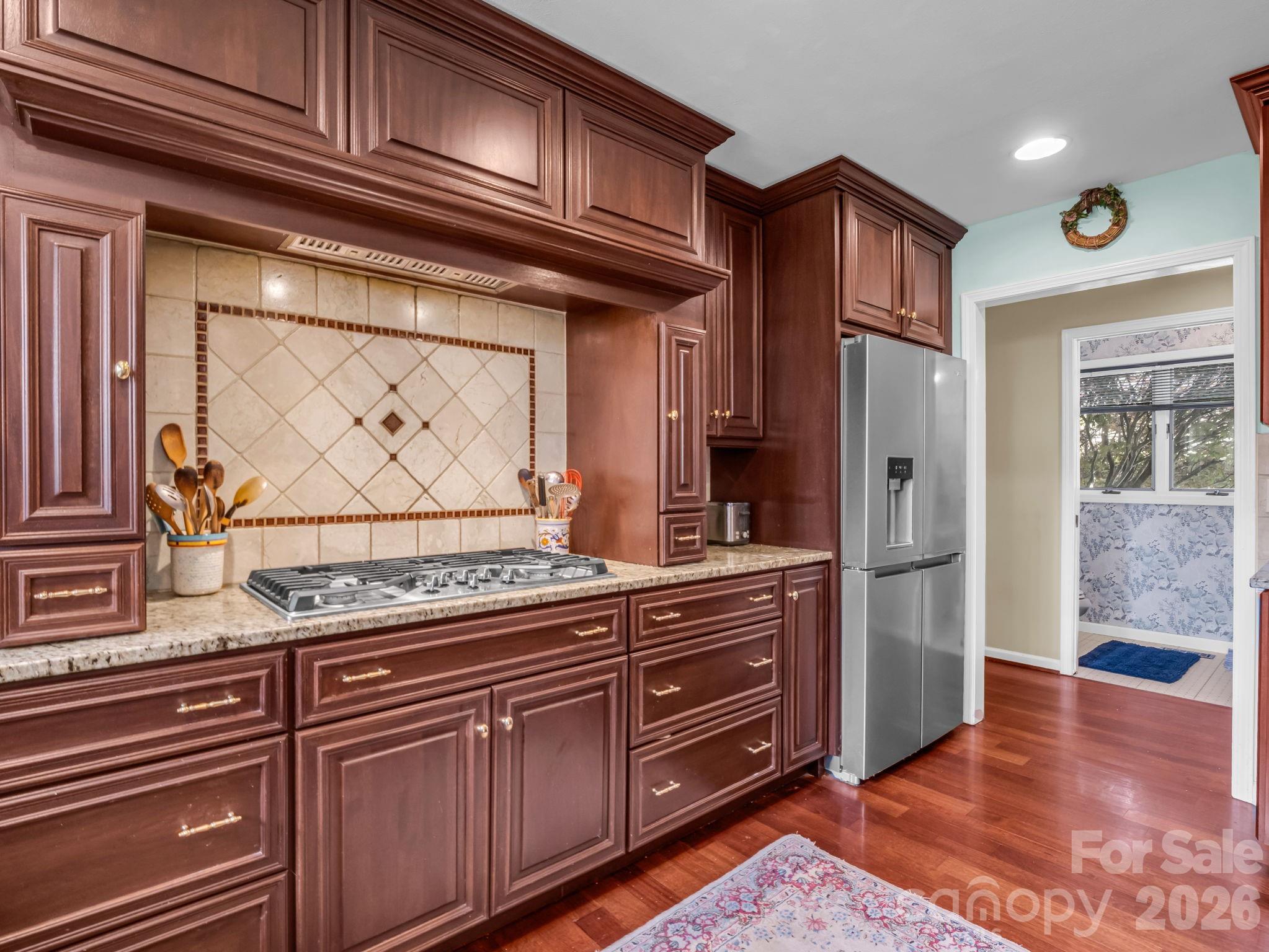 200 Conde Place — Hendersonville