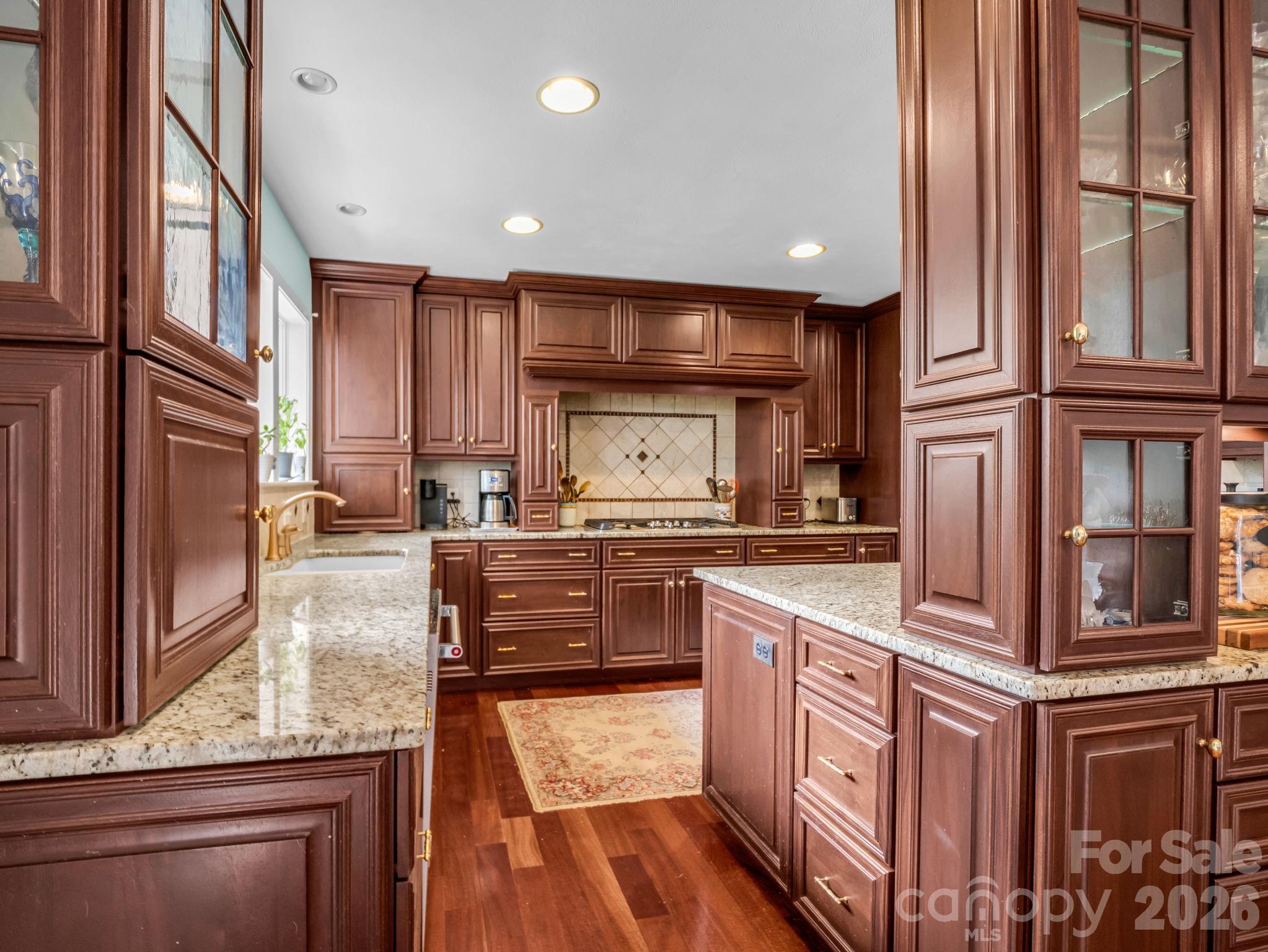200 Conde Place — Hendersonville