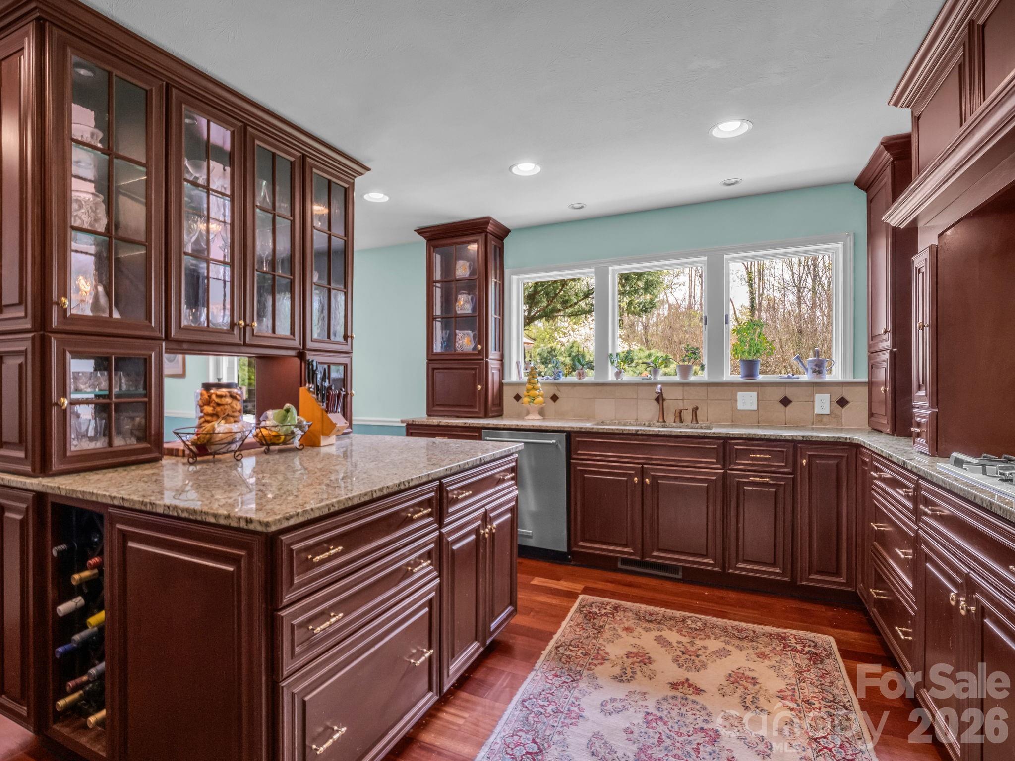 200 Conde Place — Hendersonville