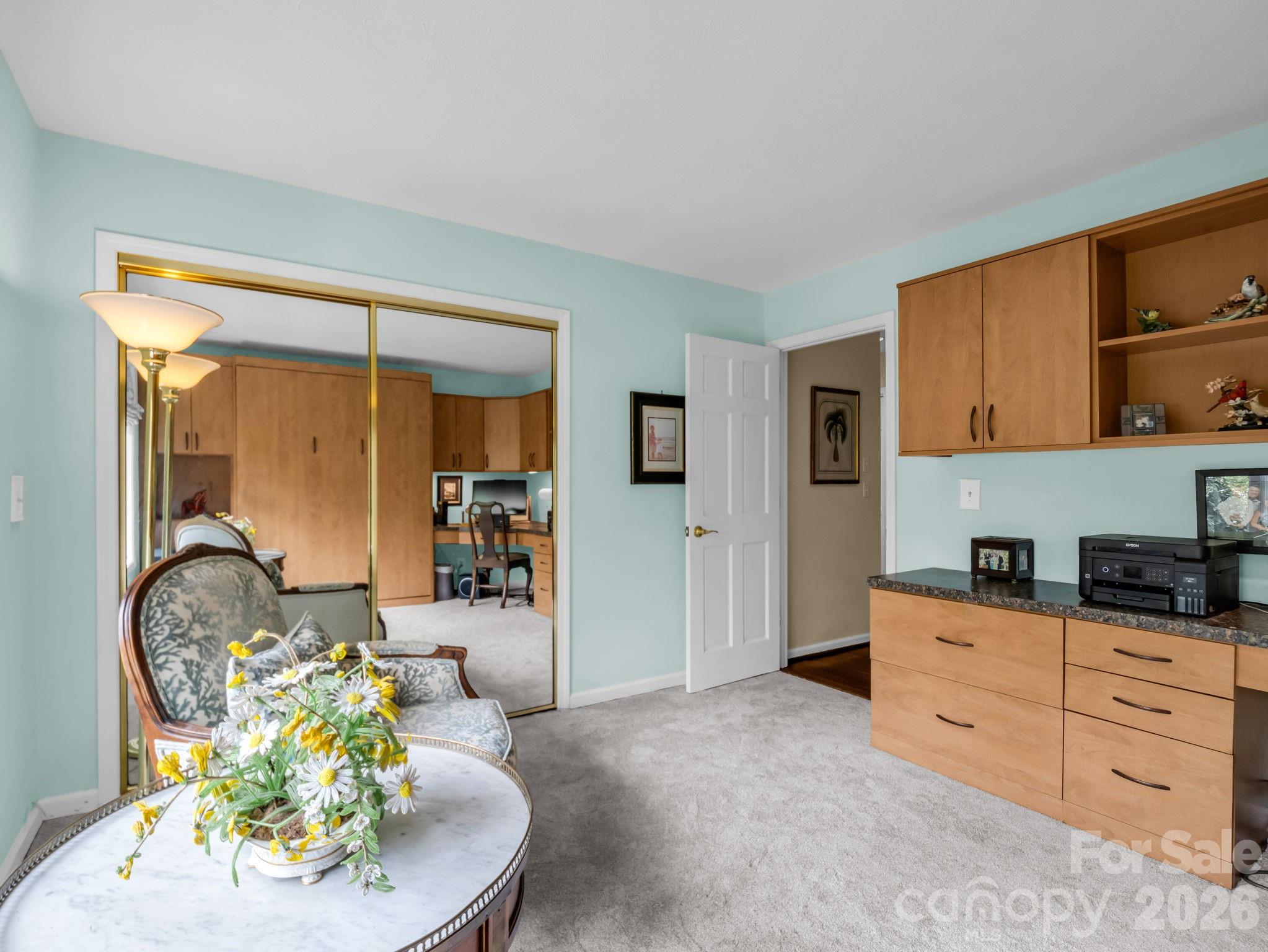 200 Conde Place — Hendersonville