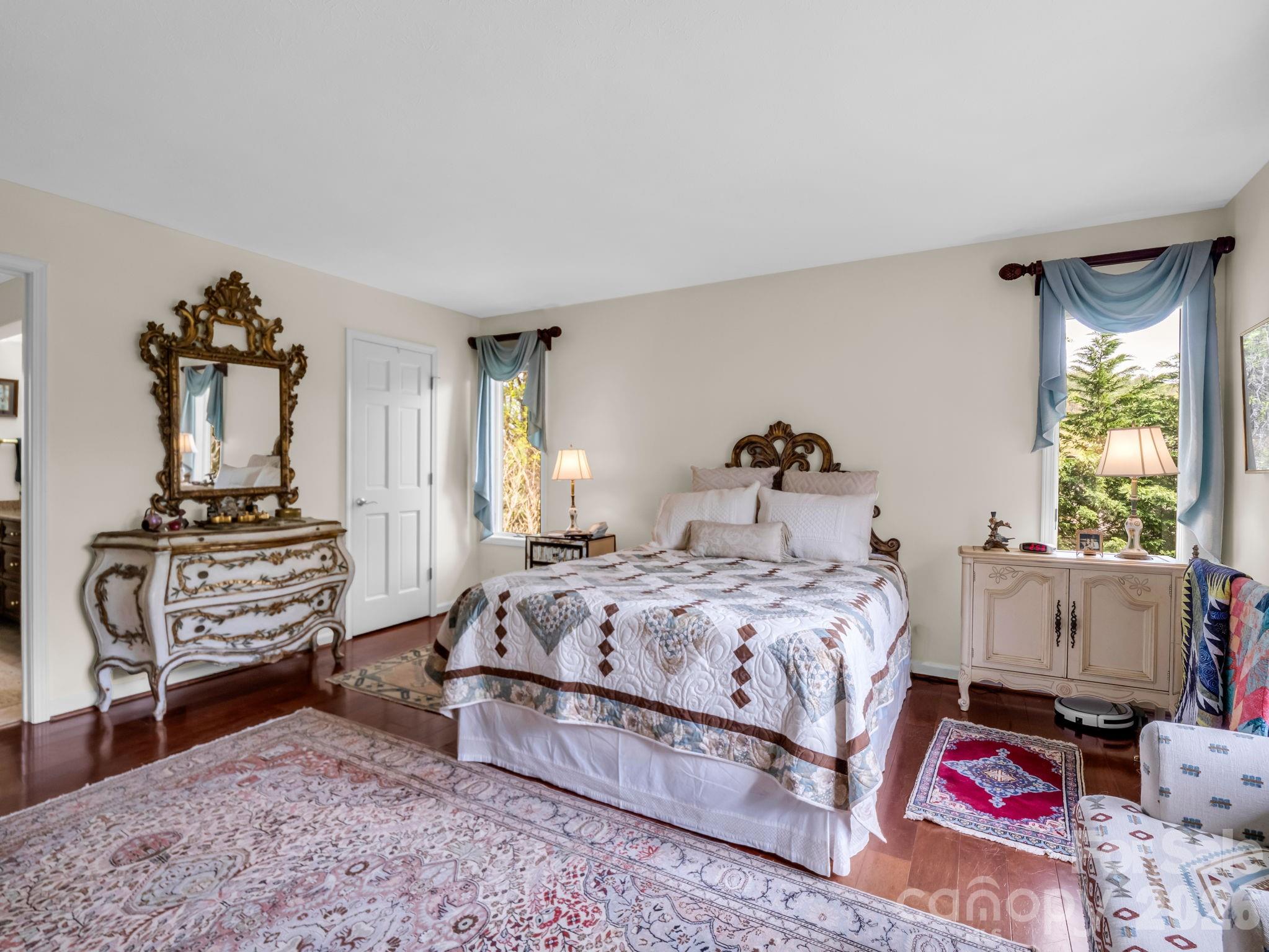 200 Conde Place — Hendersonville