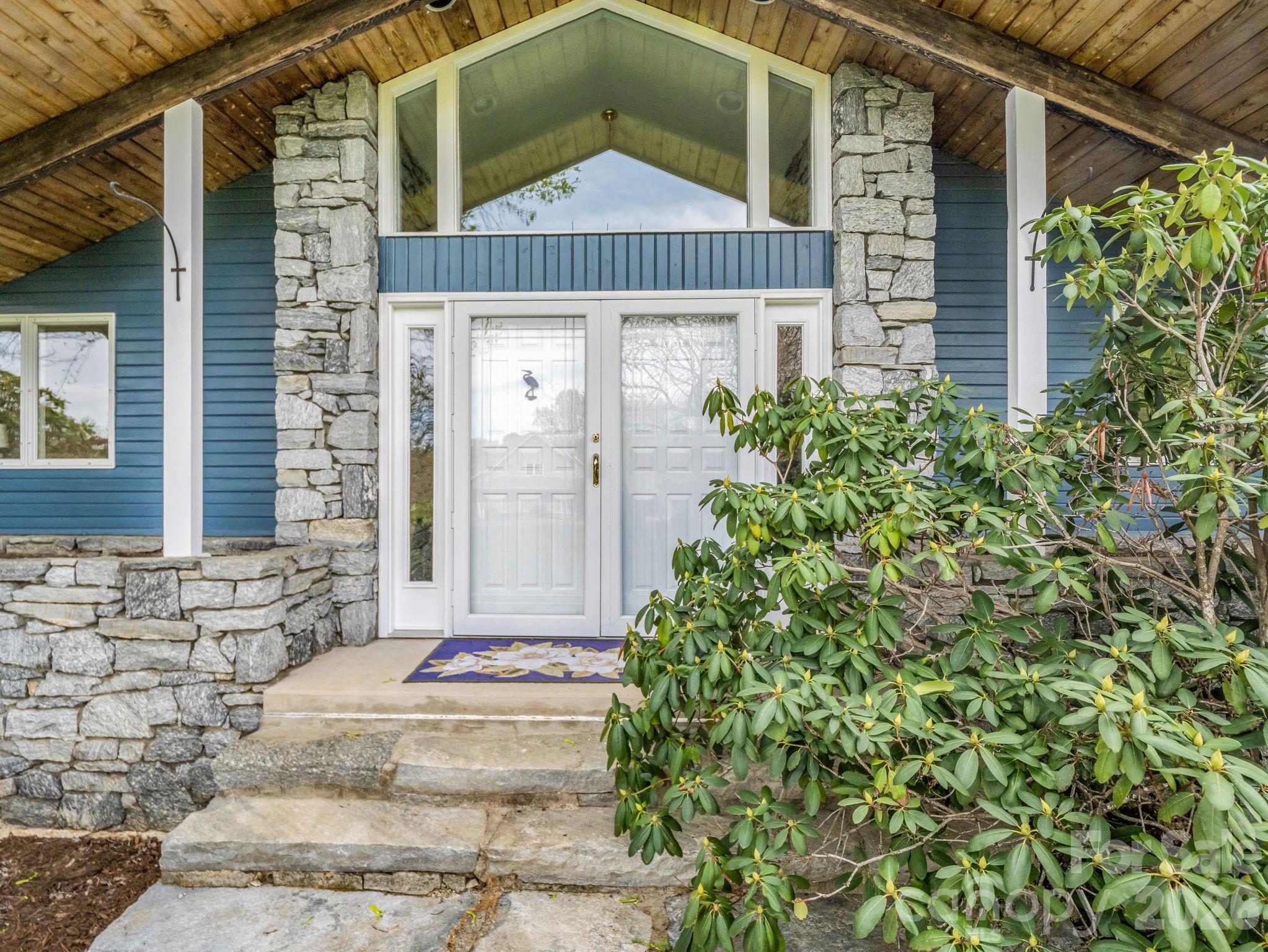 200 Conde Place — Hendersonville