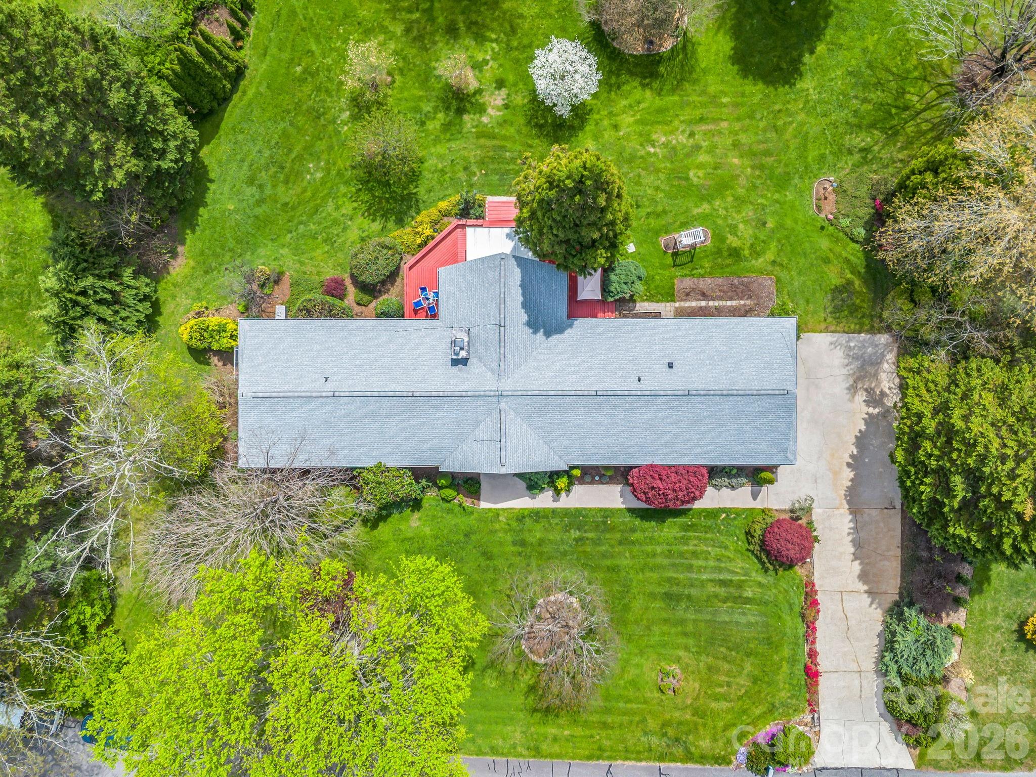 200 Conde Place — Hendersonville