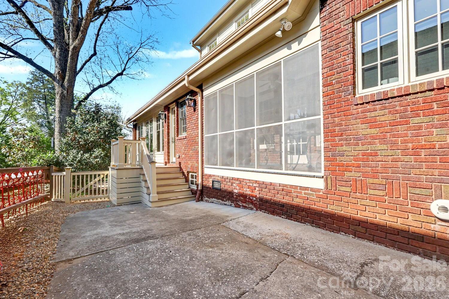 2317 Charlotte Drive — Charlotte