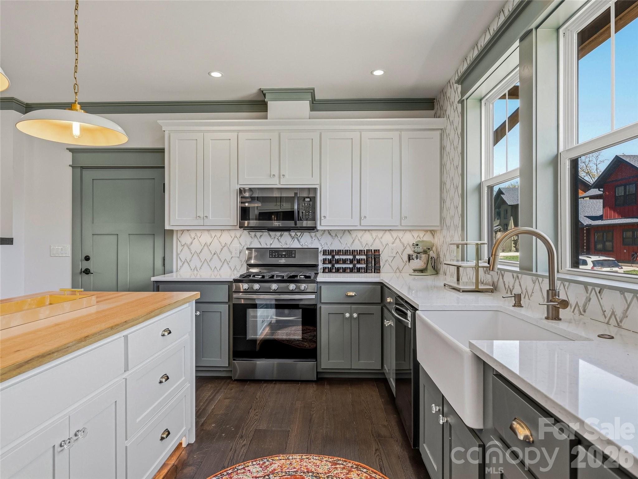 55 Acona Lane — Asheville