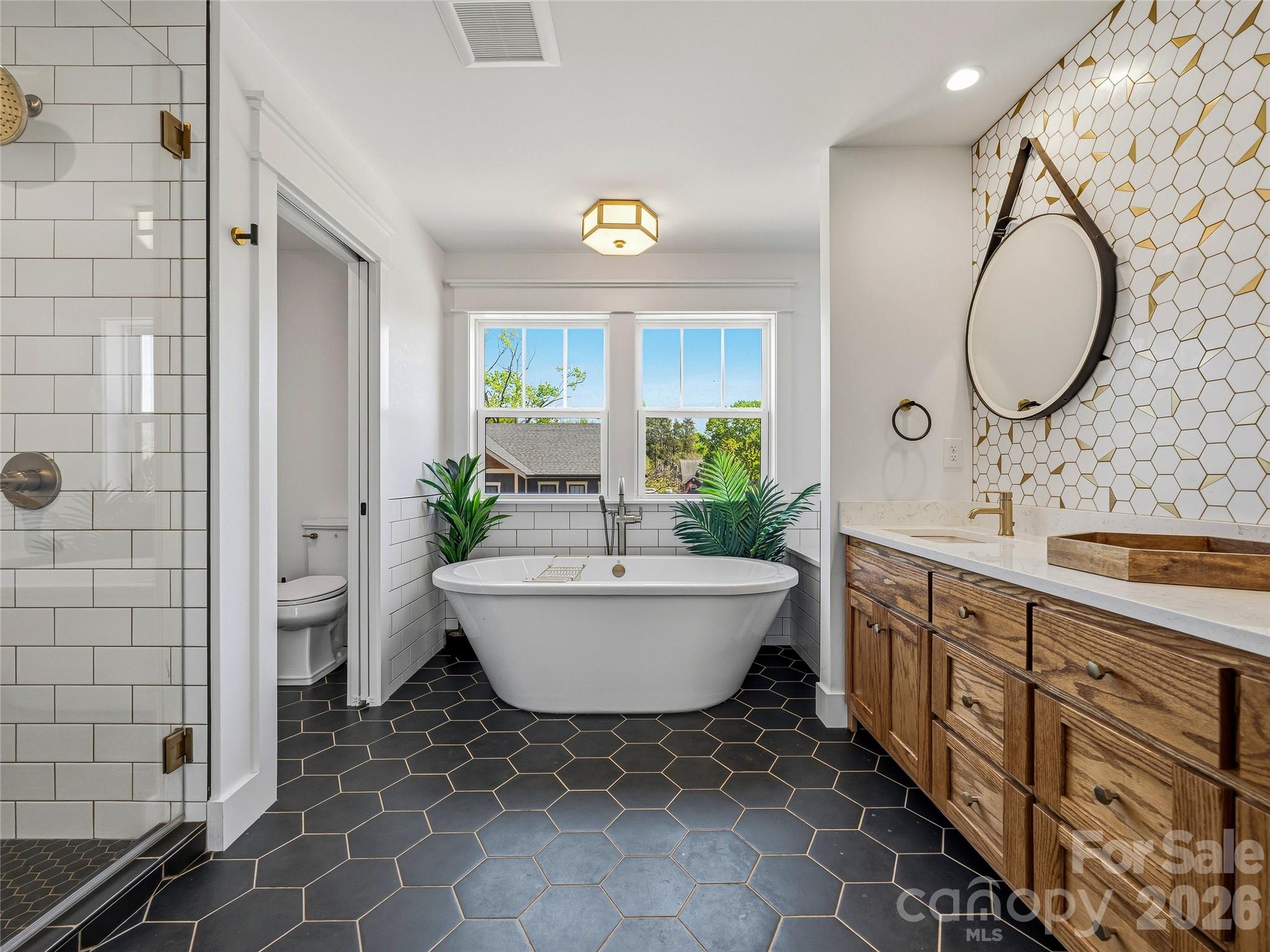 55 Acona Lane — Asheville