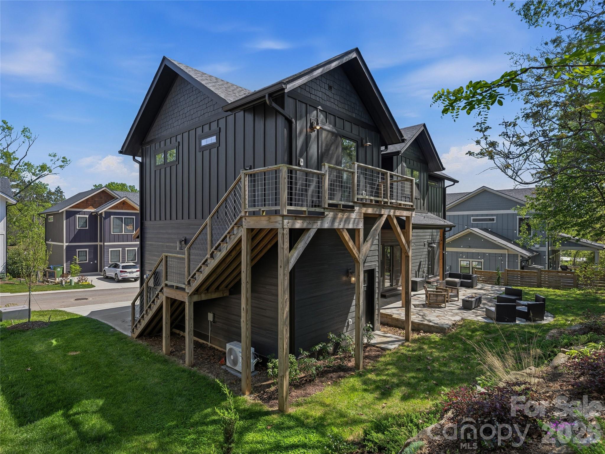 55 Acona Lane — Asheville