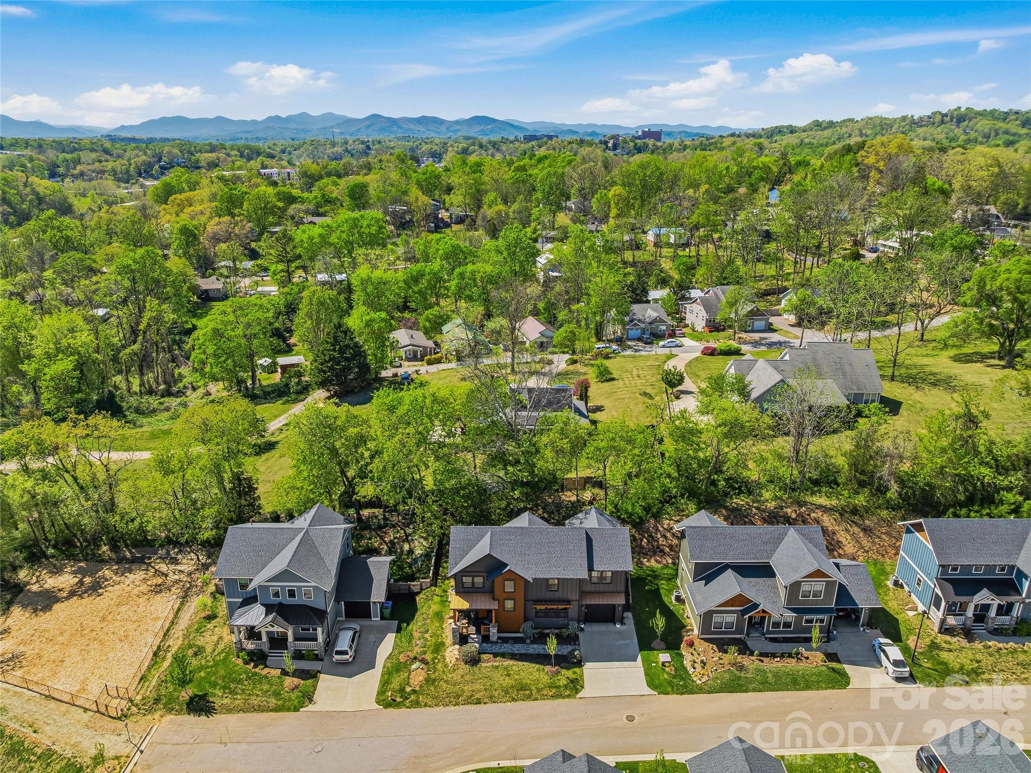 55 Acona Lane — Asheville