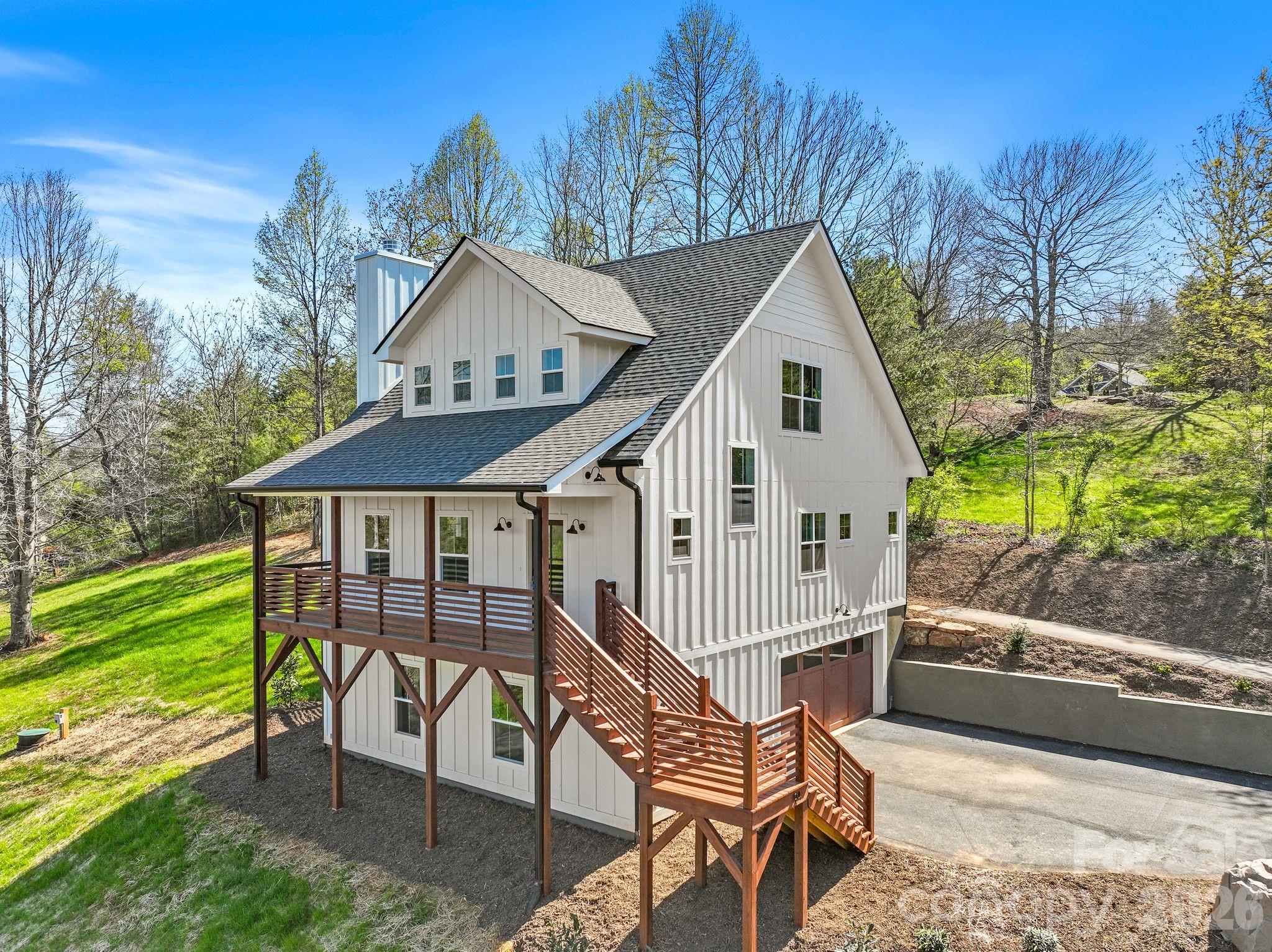 94 Spicewood Road — Weaverville