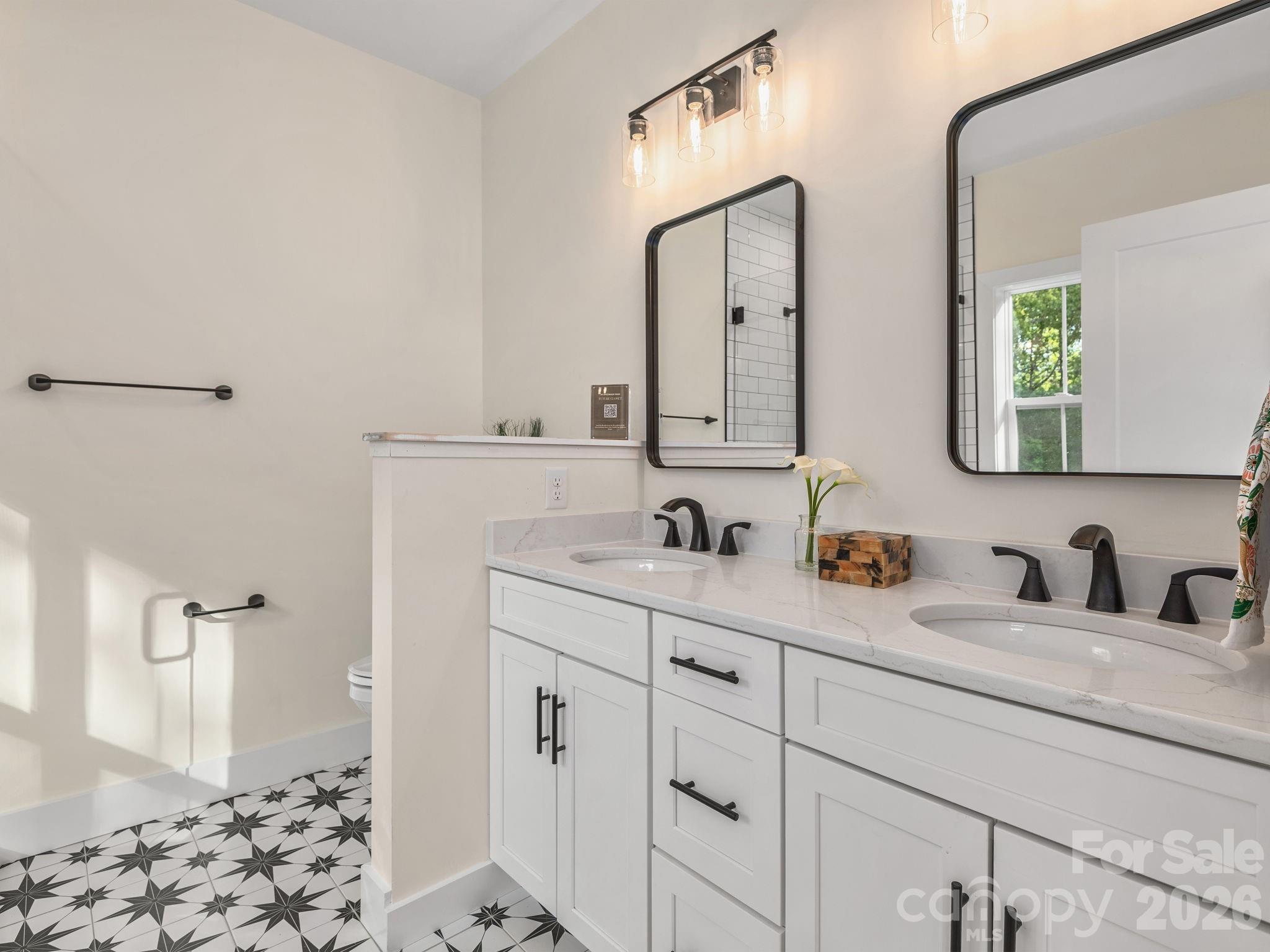 94 Spicewood Road — Weaverville