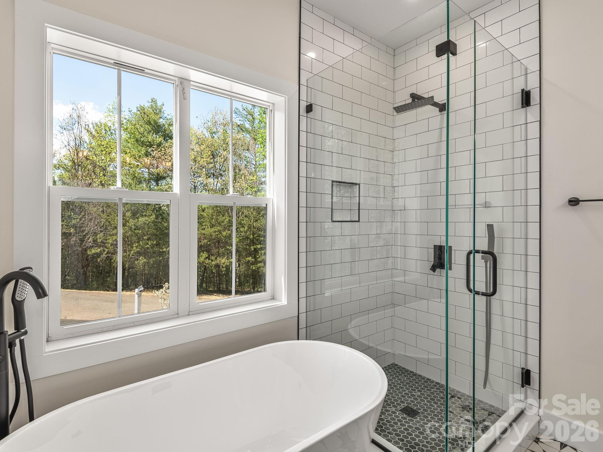 94 Spicewood Road — Weaverville